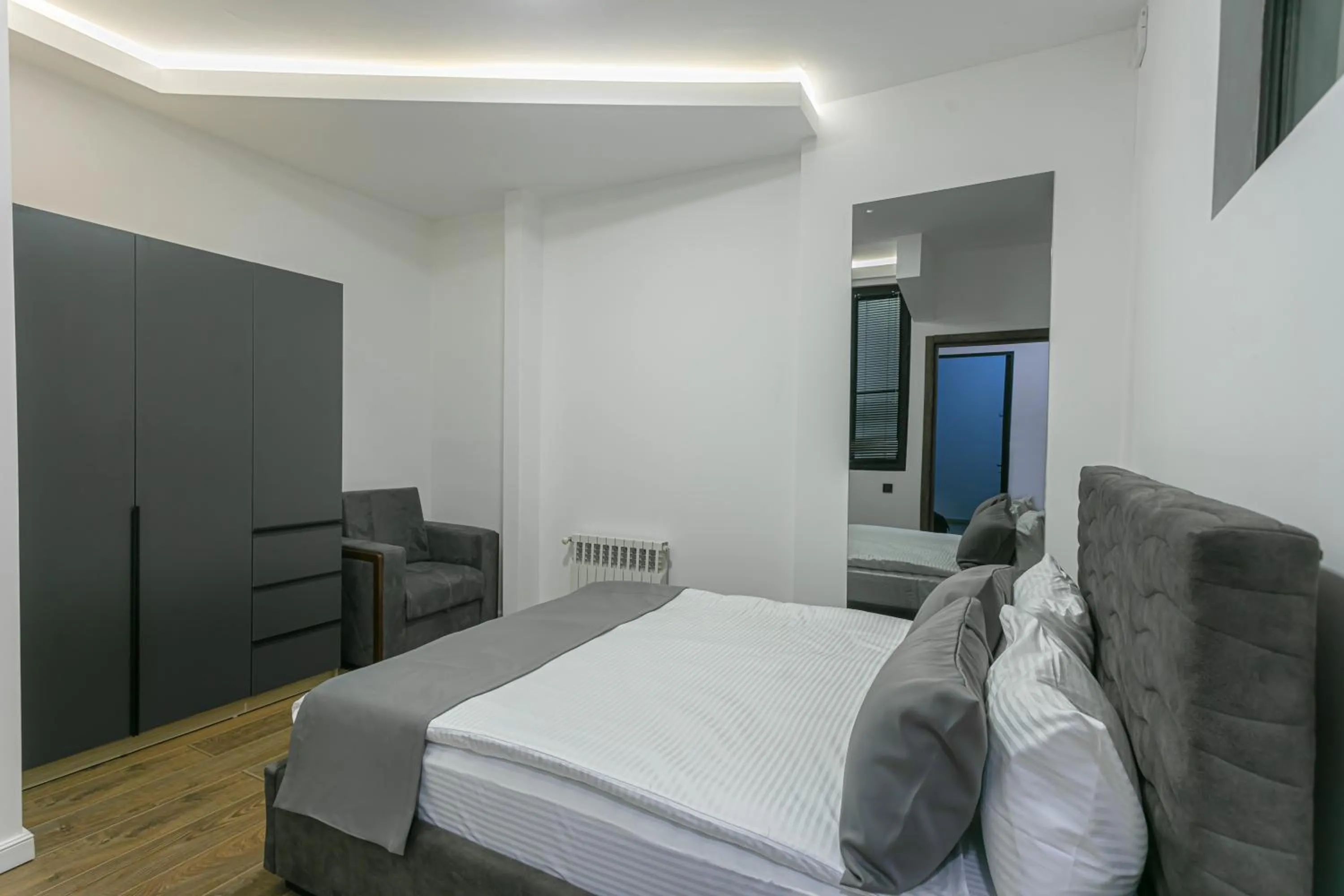 Three-Bedroom Apartment in Luxe Apartment in Center