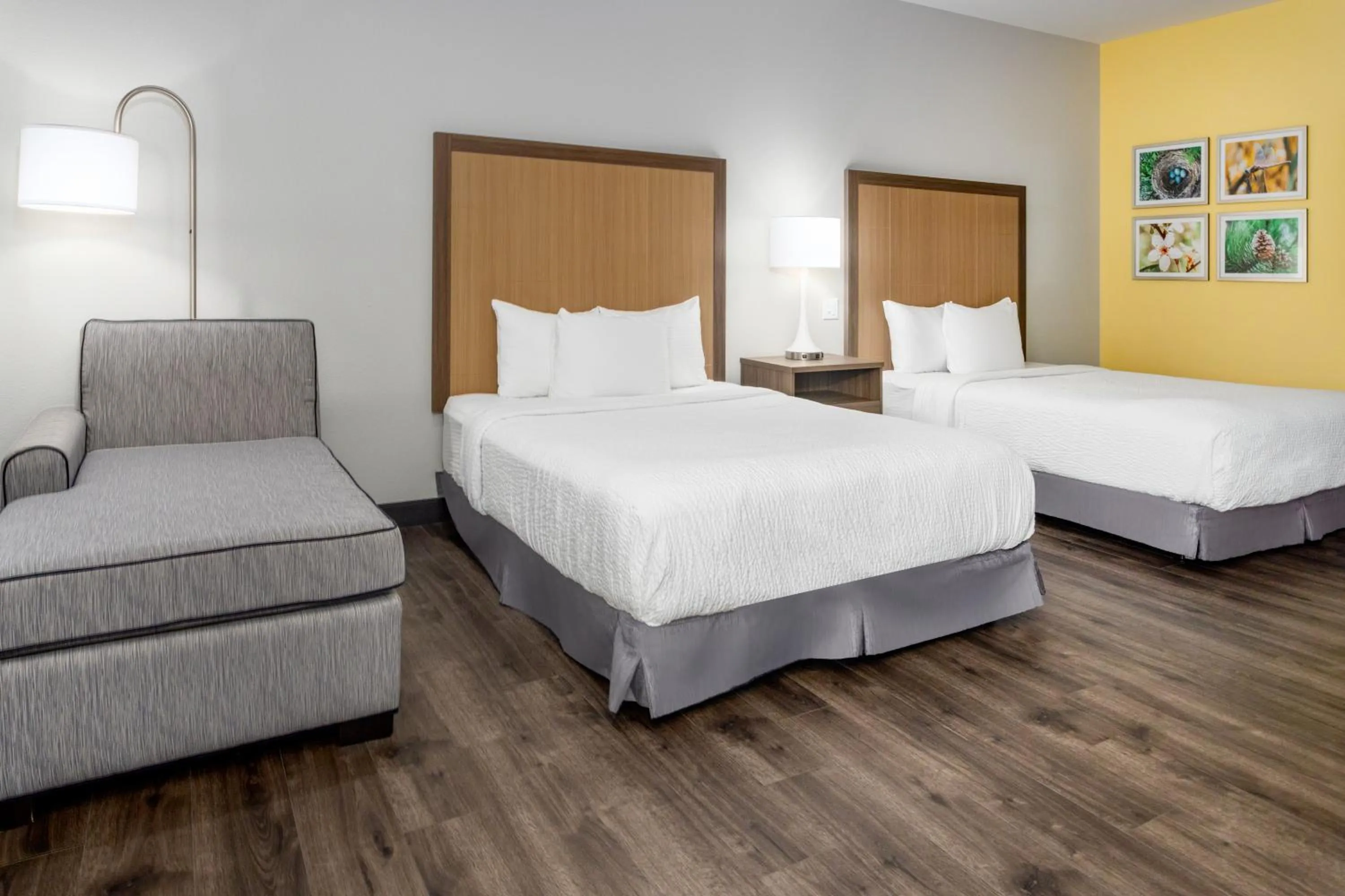 Bedroom, Bed in La Quinta Inn & Suites by Wyndham Valdosta