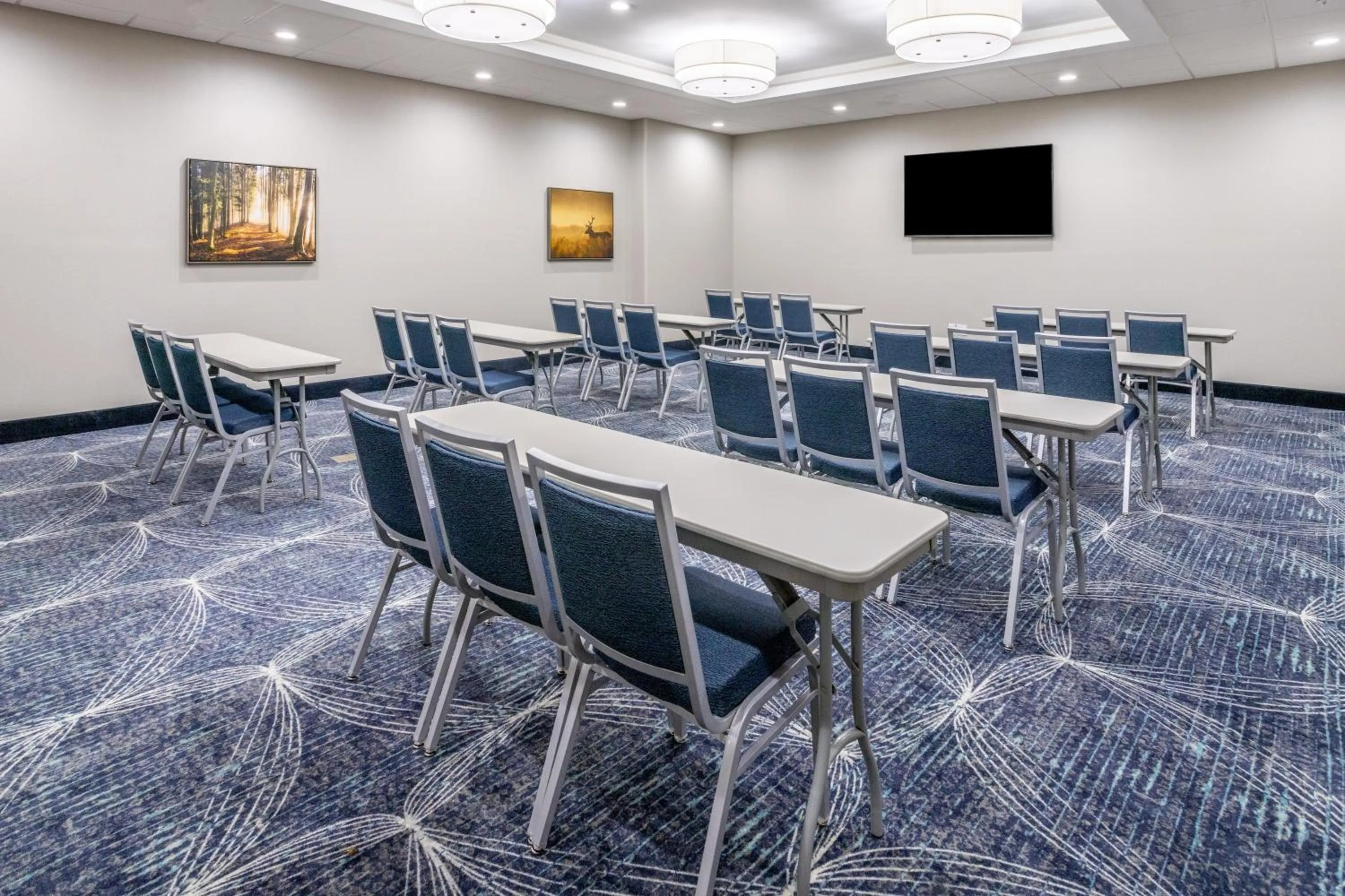 Meeting/conference room in La Quinta Inn & Suites by Wyndham Valdosta