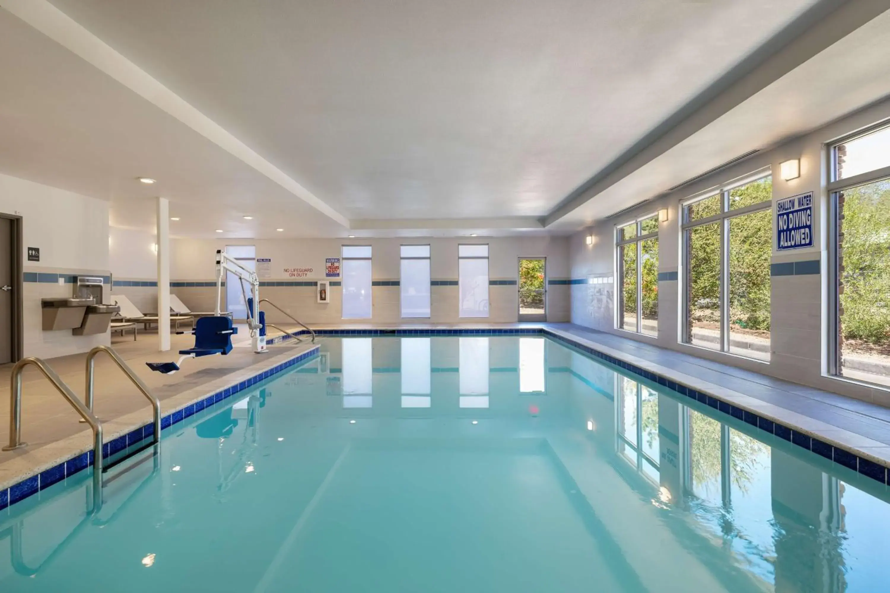 Swimming pool in Hyatt Place Flagstaff Swimming pool in Hyatt Place Flagstaff