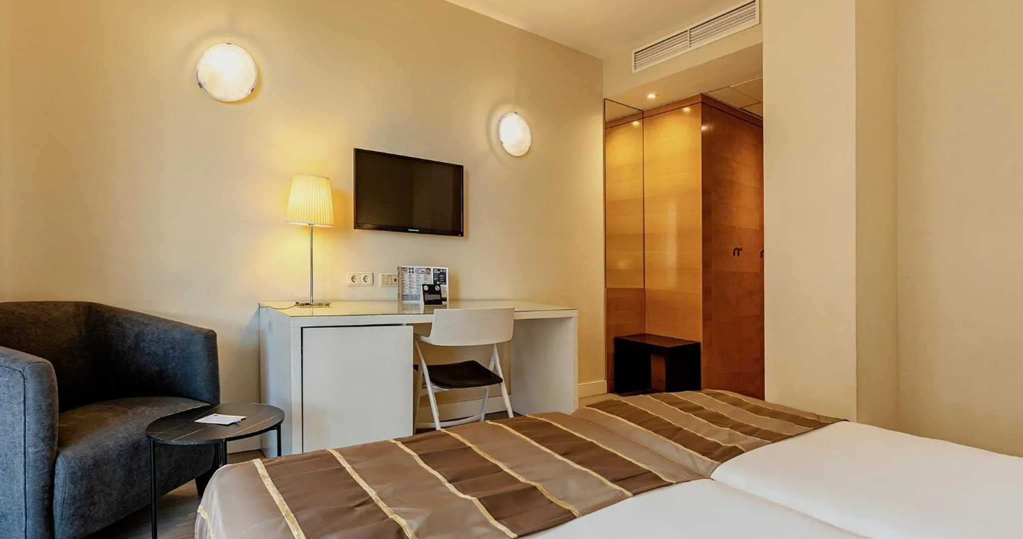 Bedroom, Bed in Vértice Sevilla