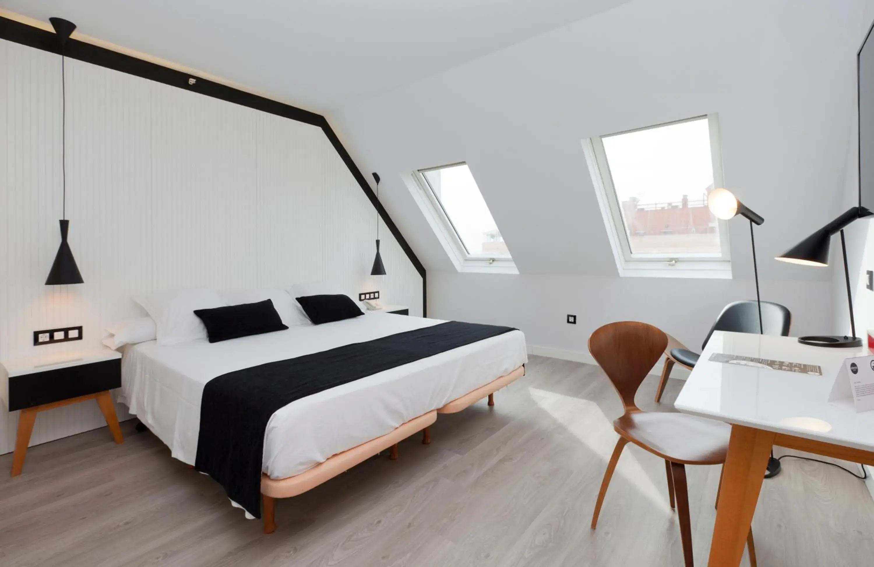 Photo of the whole room, Bed in Vértice Sevilla Photo of the whole room, Bed in Vértice Sevilla