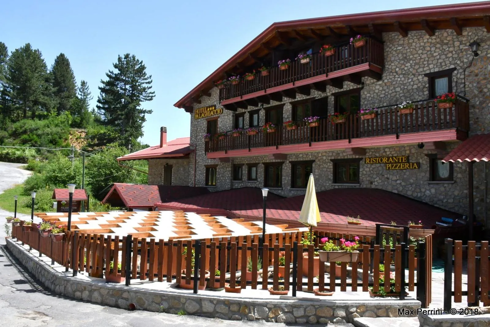 Facade/entrance in Hotel Palaghiaccio