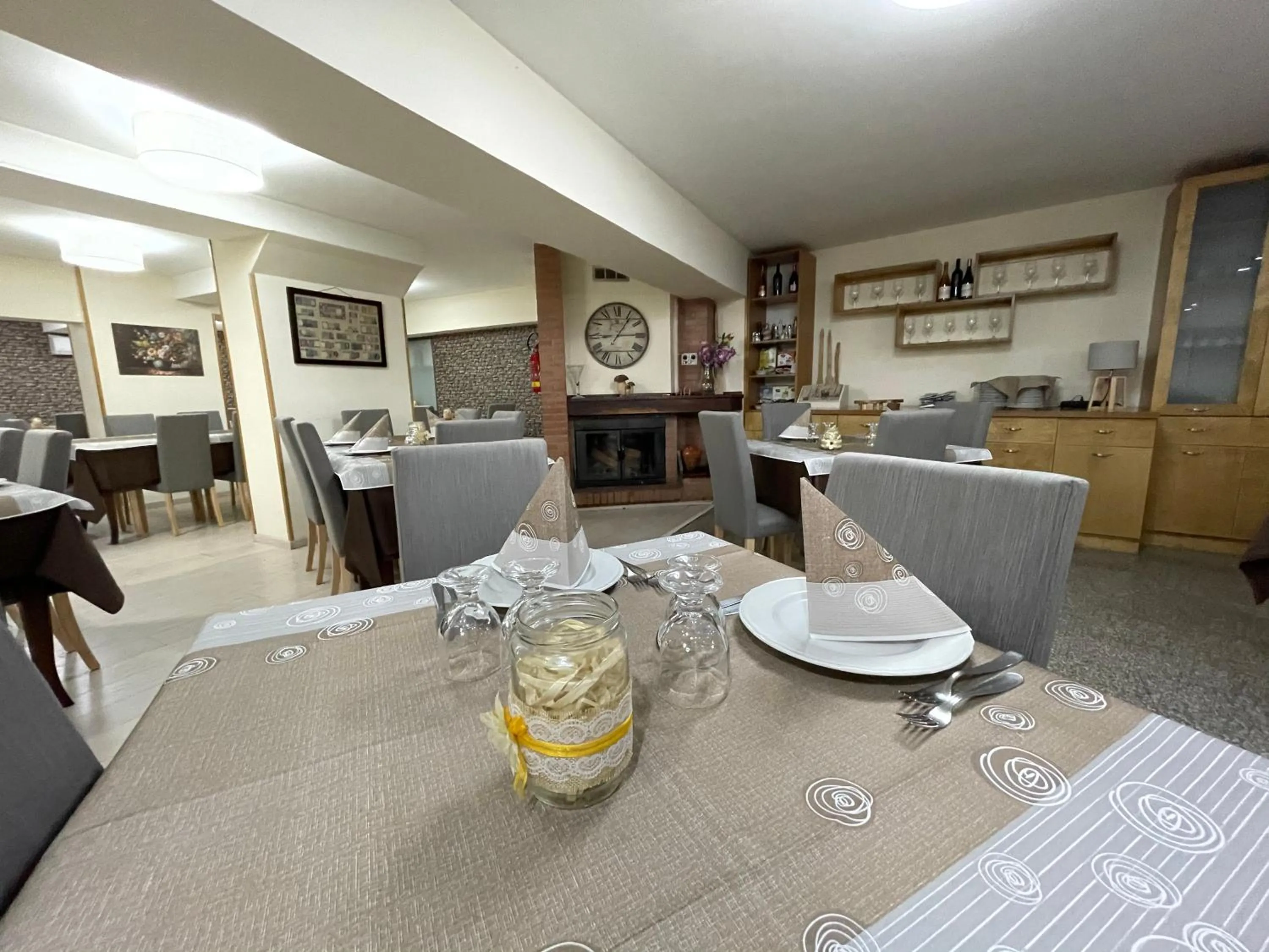 Restaurant/places to eat in Hotel Palaghiaccio