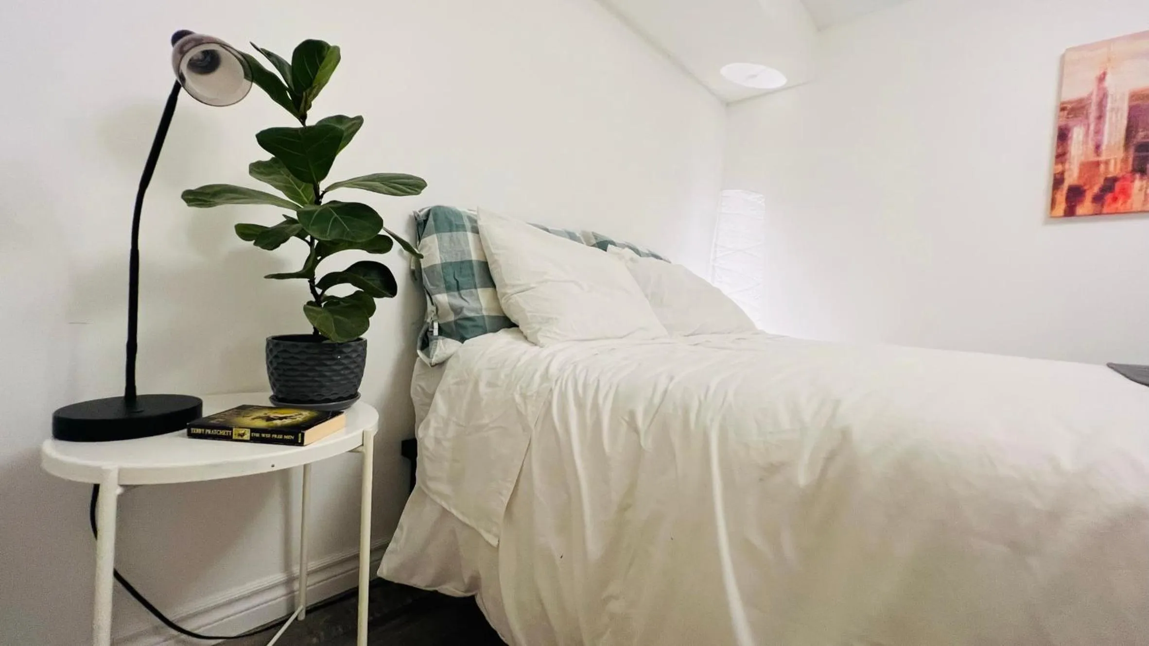 Toronto Bed & Breakfast - Free parking