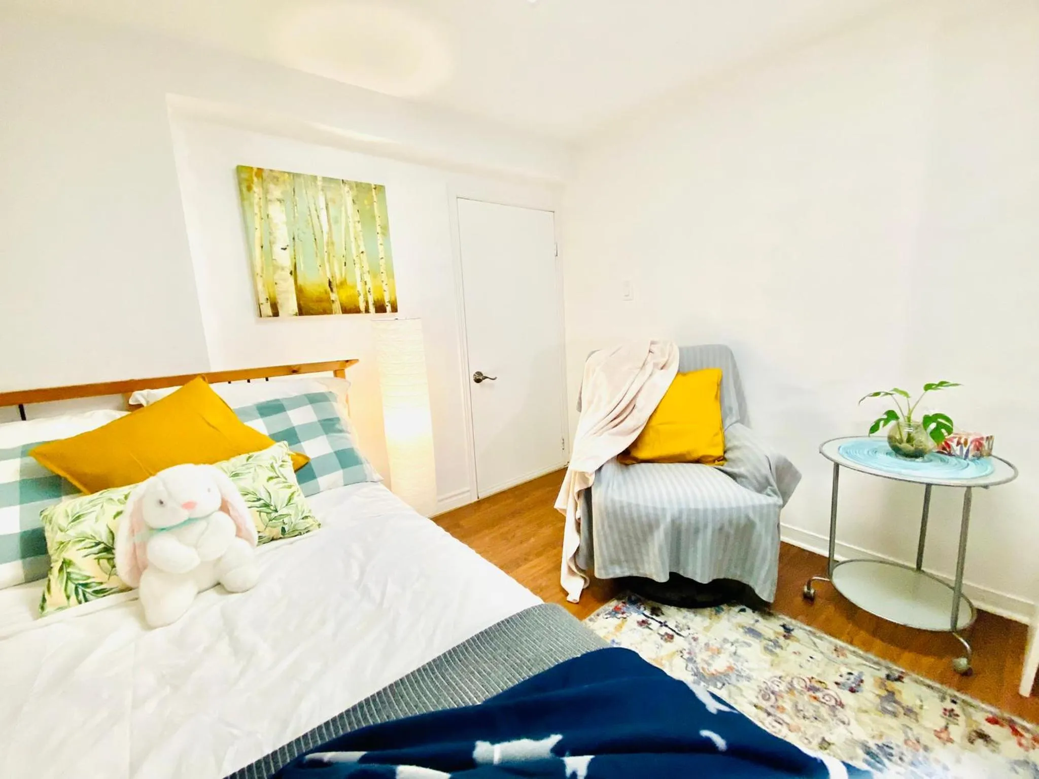 Toronto Bed & Breakfast - Free parking