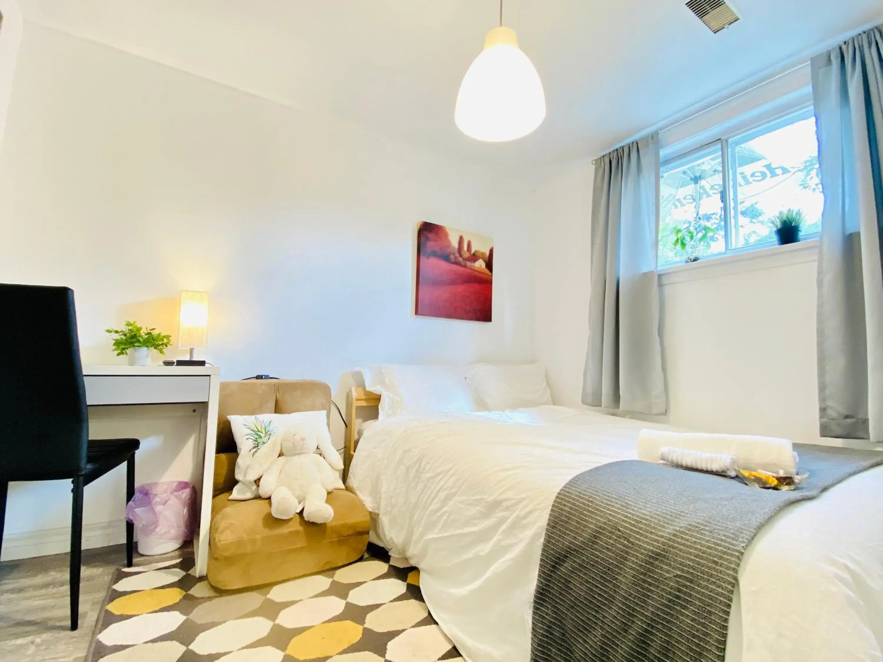 View (from property/room) in Toronto Bed & Breakfast - Free parking View (from property/room) in Toronto Bed & Breakfast - Free parking