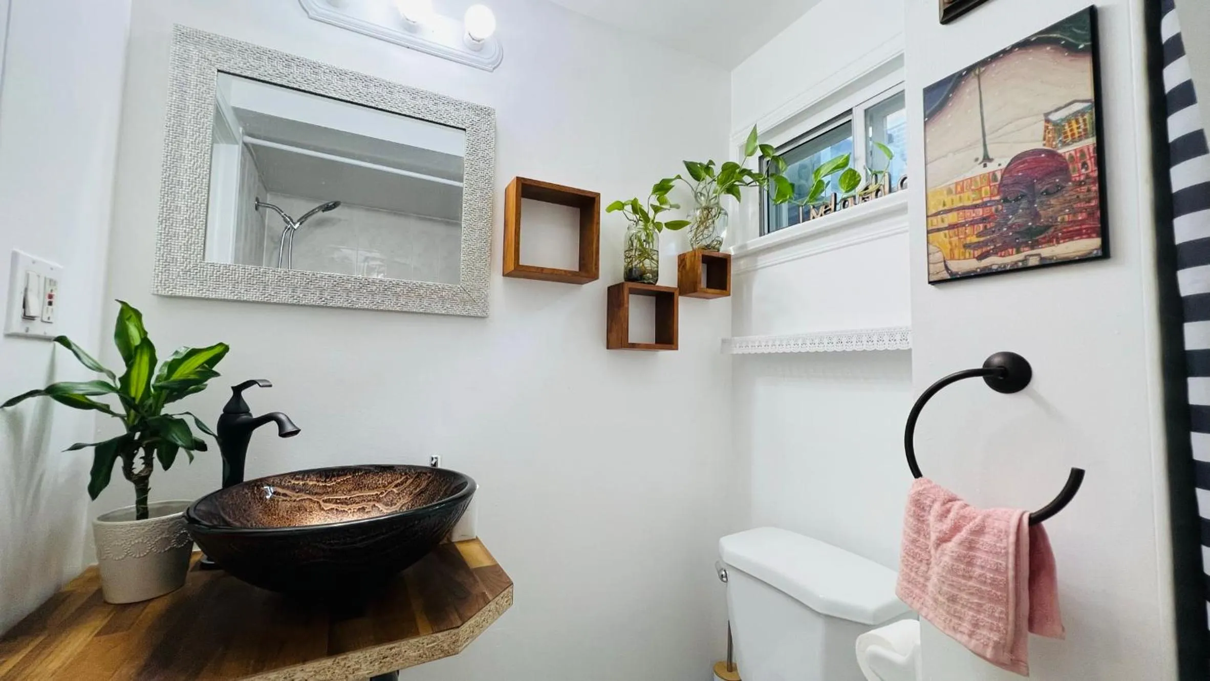 Toilet in Toronto Bed & Breakfast - Free parking