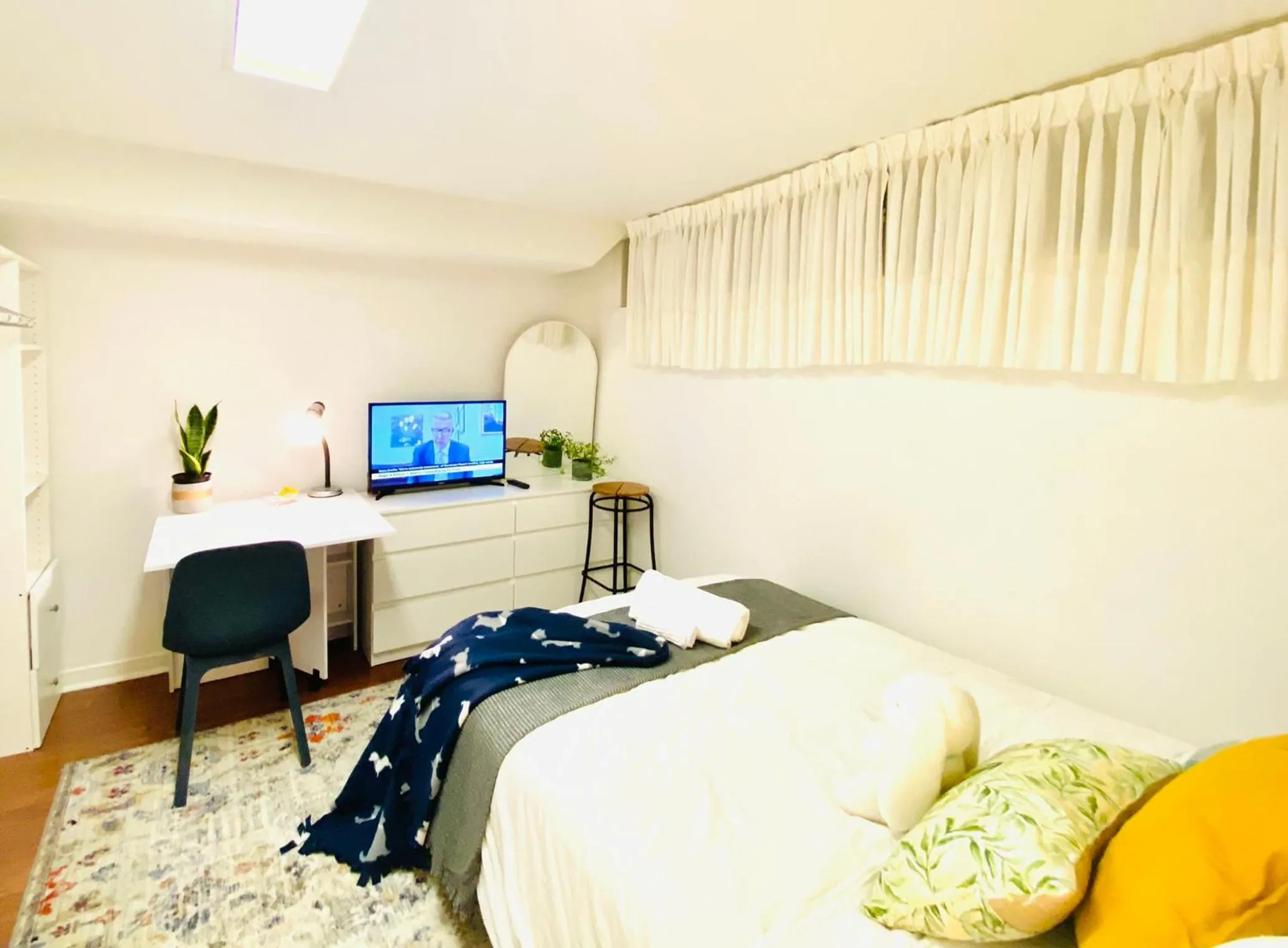 Toronto Bed & Breakfast - Free parking