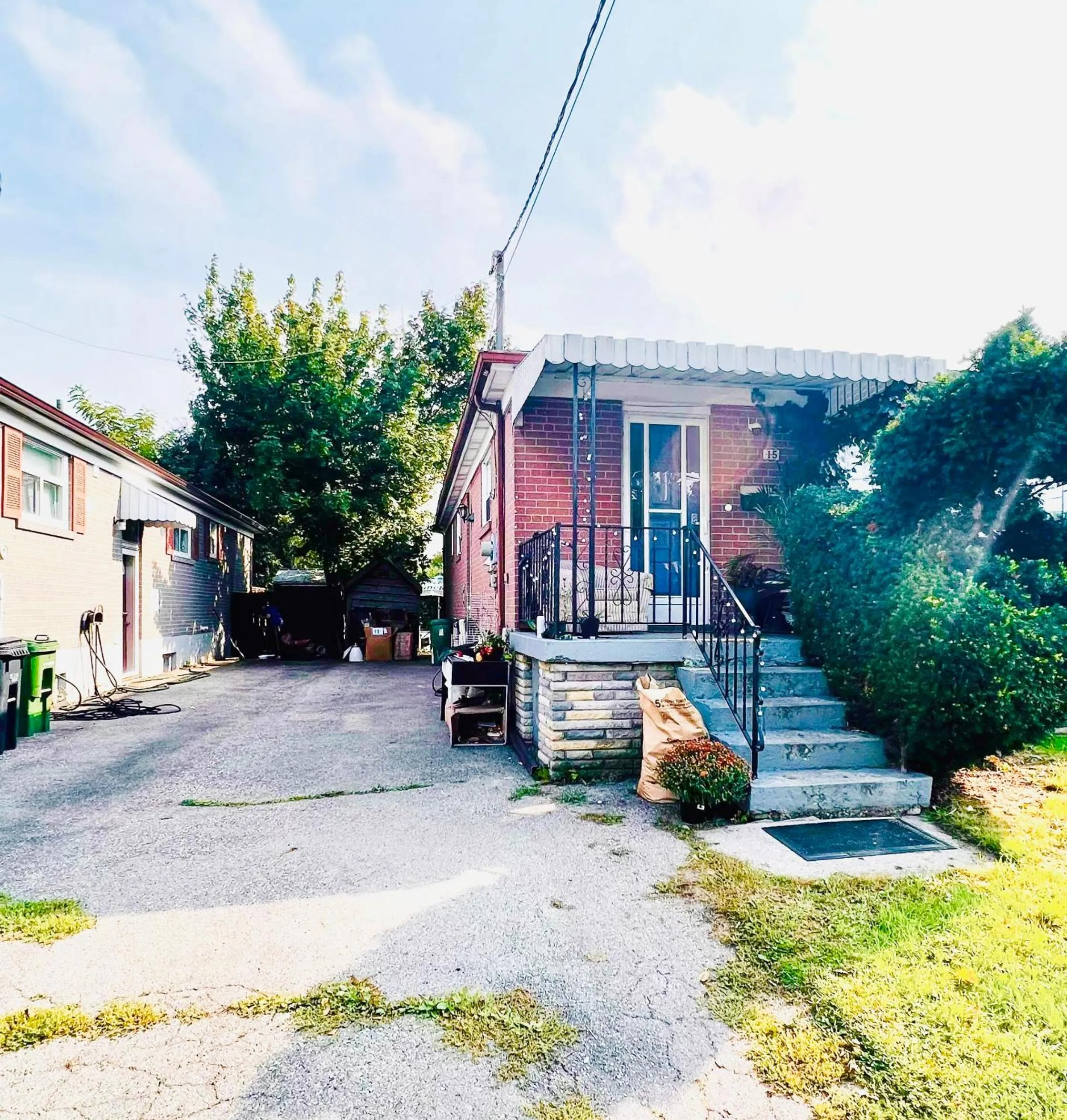 Toronto Bed & Breakfast - Free parking