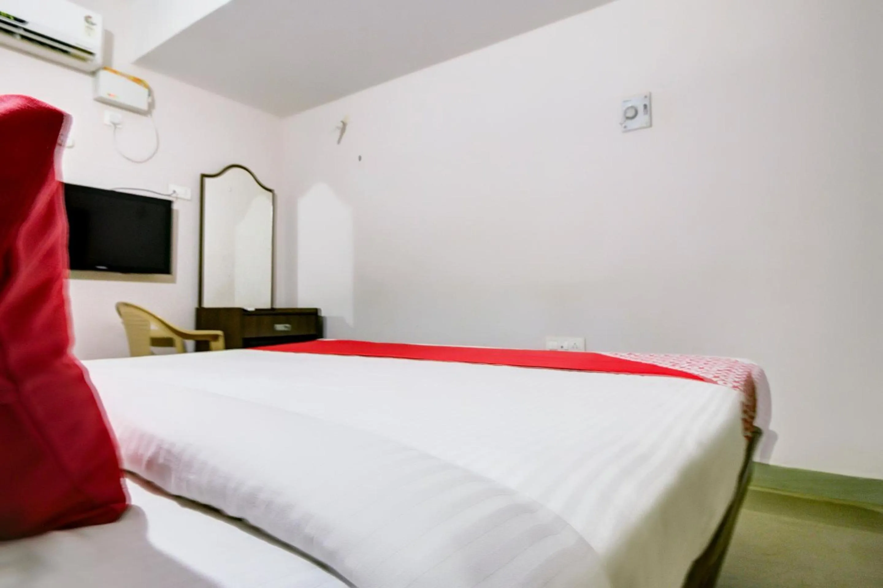 Bedroom in Hotel O Ksp Lodge