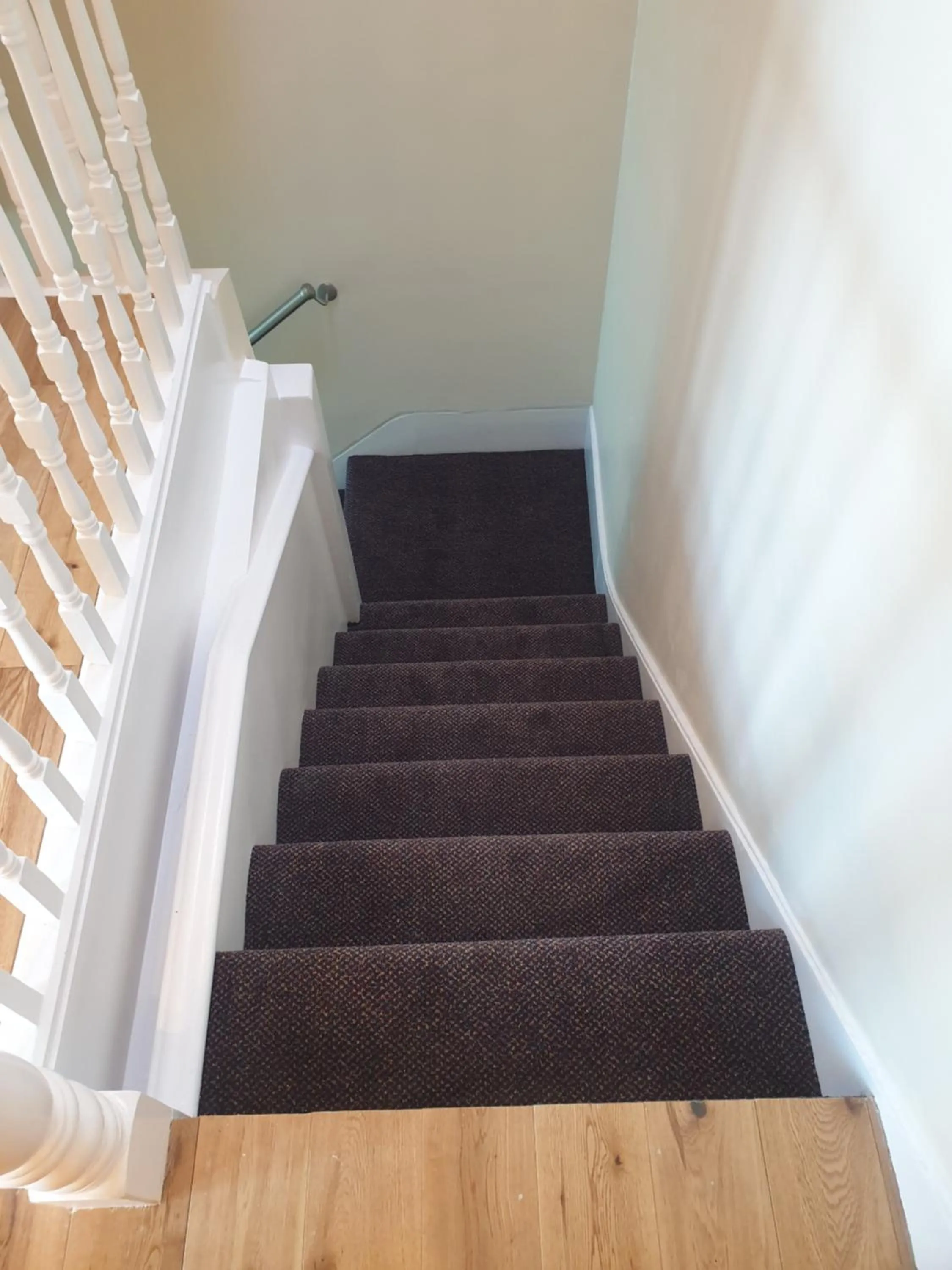 London Luxury Spacious 2 Bedroom Apartment 4 mins from Ilford Stn. FREE parking