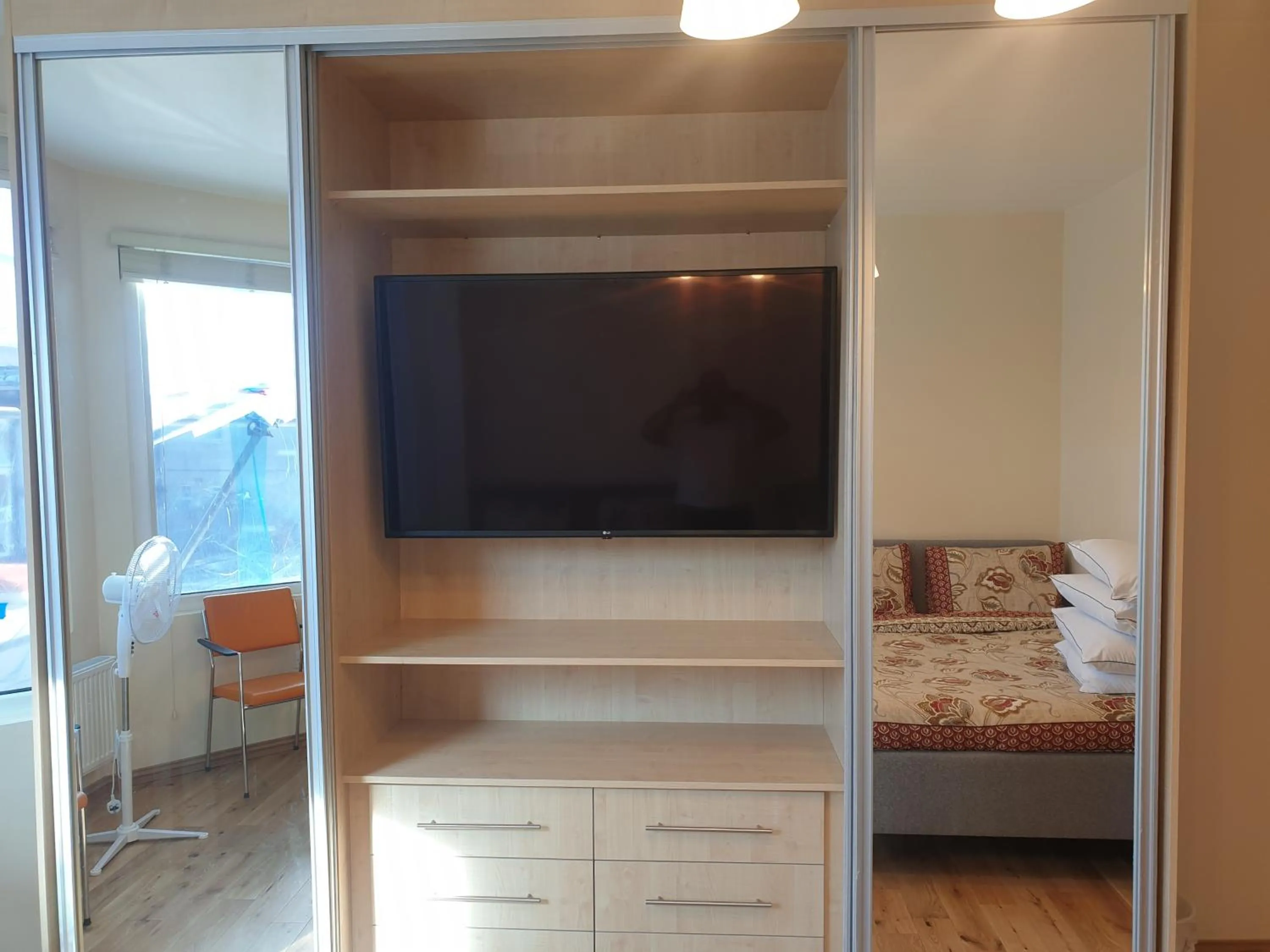 Bed in London Luxury Spacious 2 Bedroom Apartment 4 mins from Ilford Stn. FREE parking