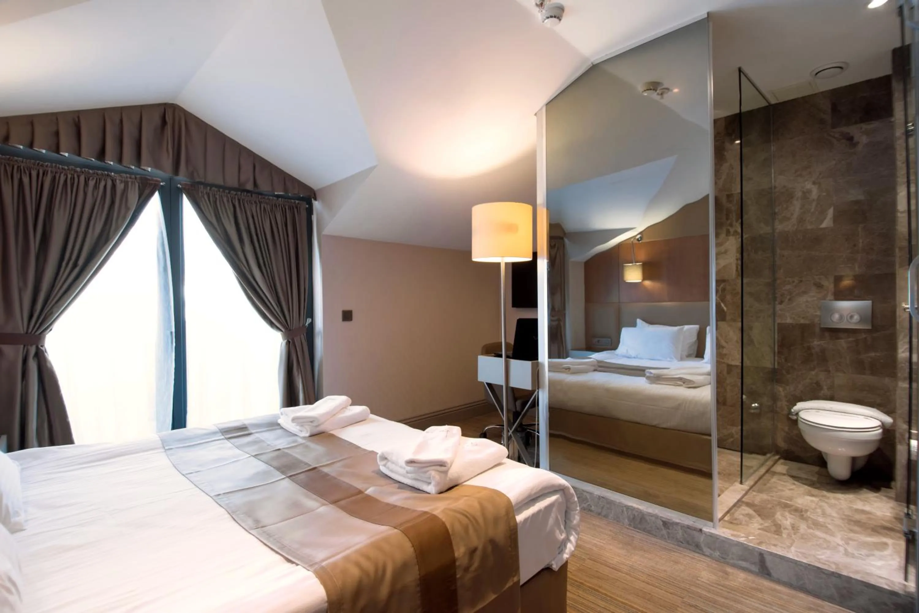 Photo of the whole room in GK Regency Suites Hotel