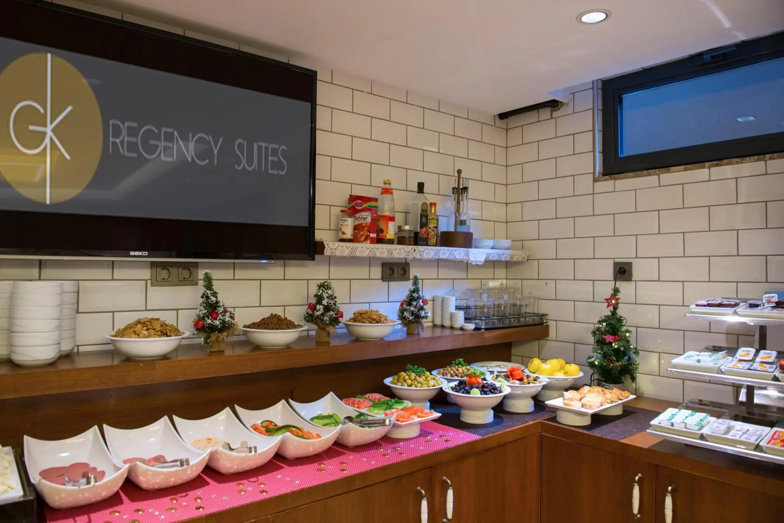 Restaurant/places to eat in GK Regency Suites Hotel Restaurant/places to eat in GK Regency Suites Hotel