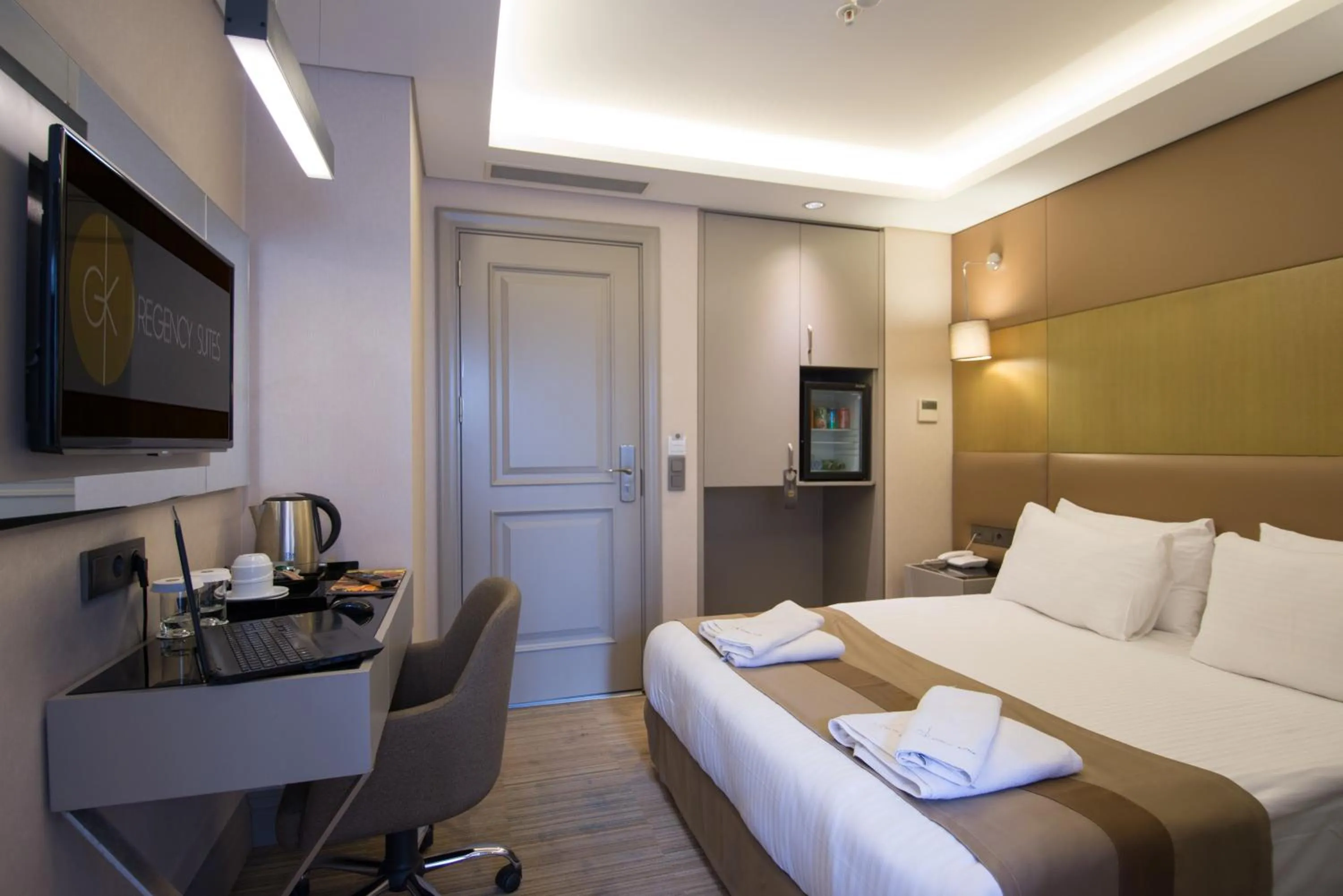 Photo of the whole room in GK Regency Suites Hotel