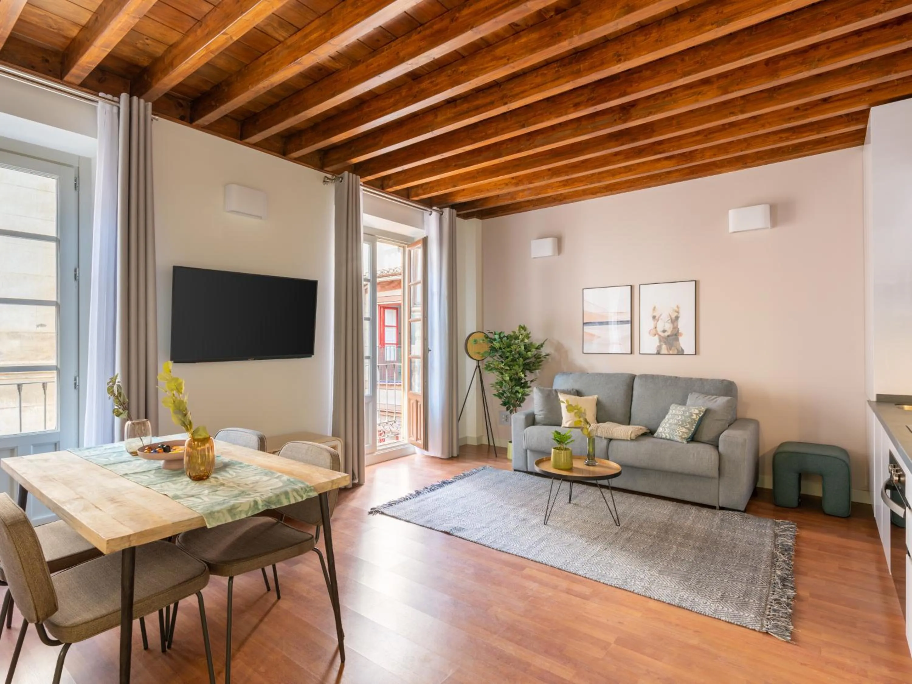 Seating area in Limehome Granada Calle Mirasol