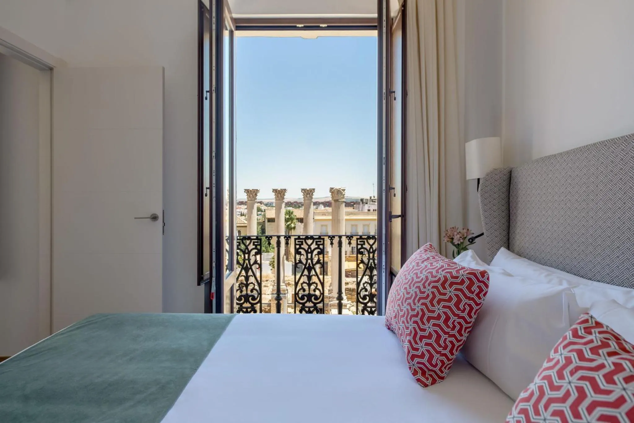 Coliseum Boutique Apartments