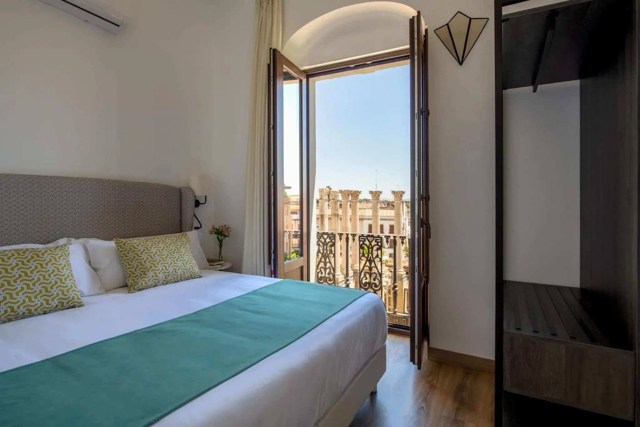 Coliseum Boutique Apartments Coliseum Boutique Apartments