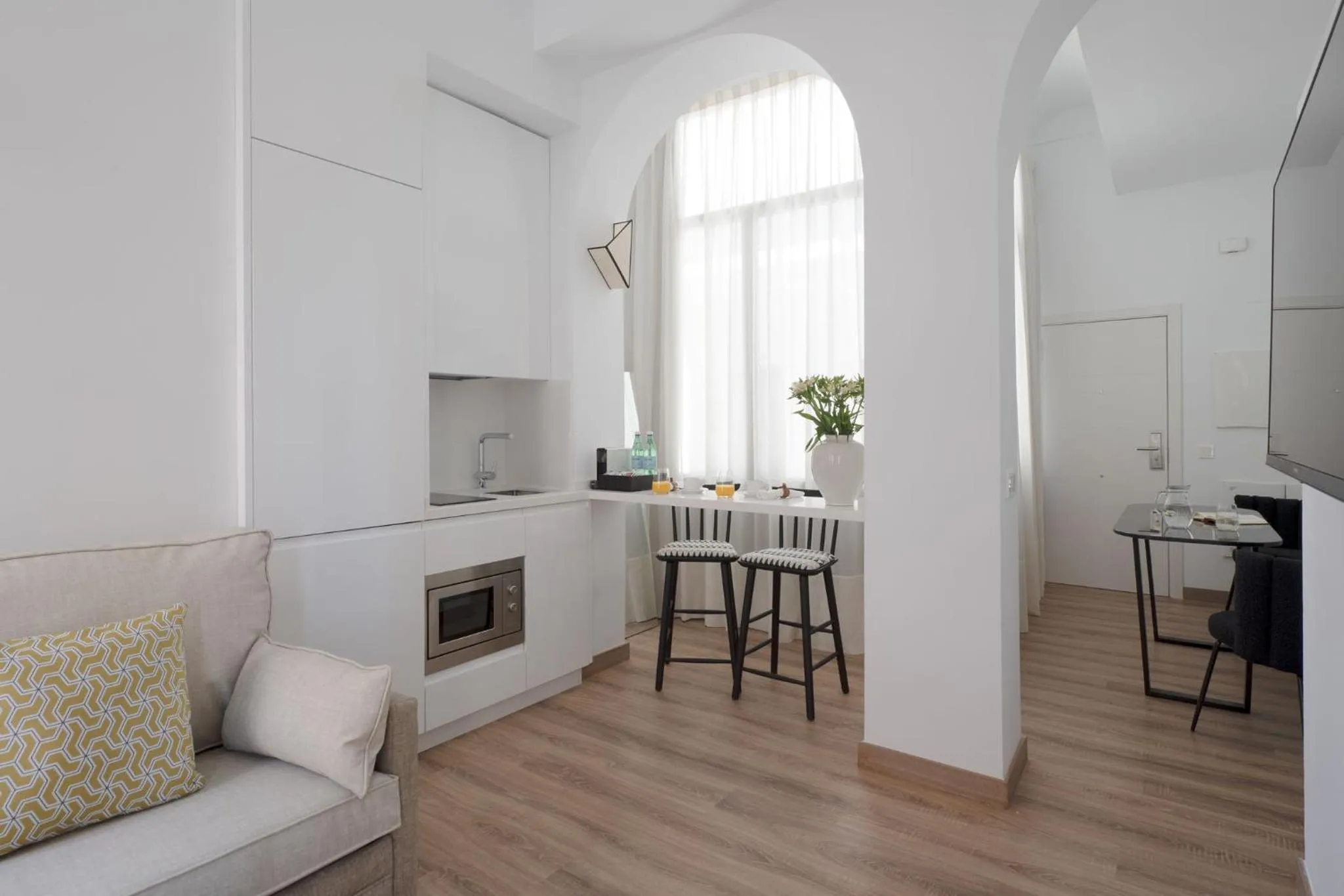 Coliseum Boutique Apartments
