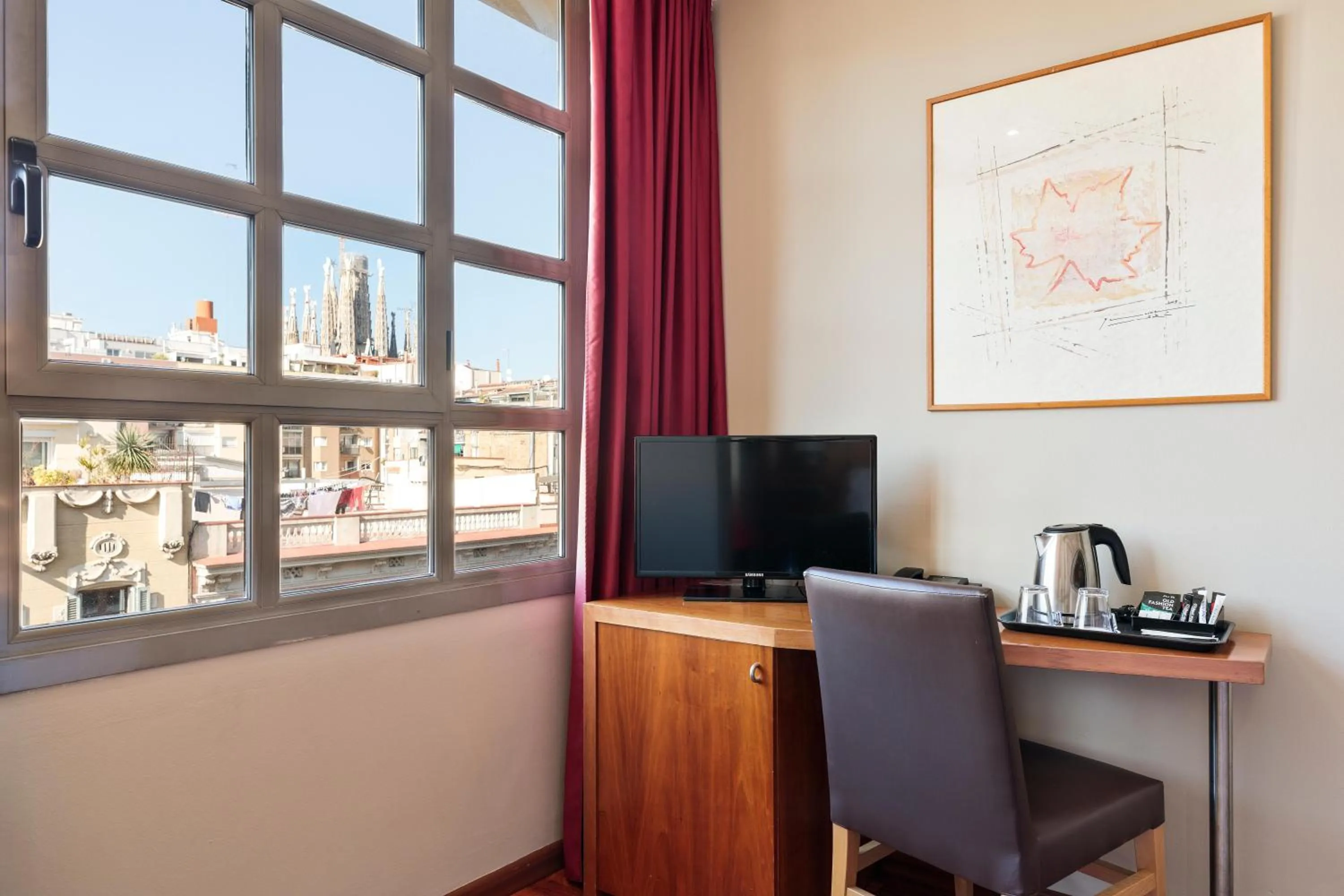 Photo of the whole room in Hotel Best Aranea