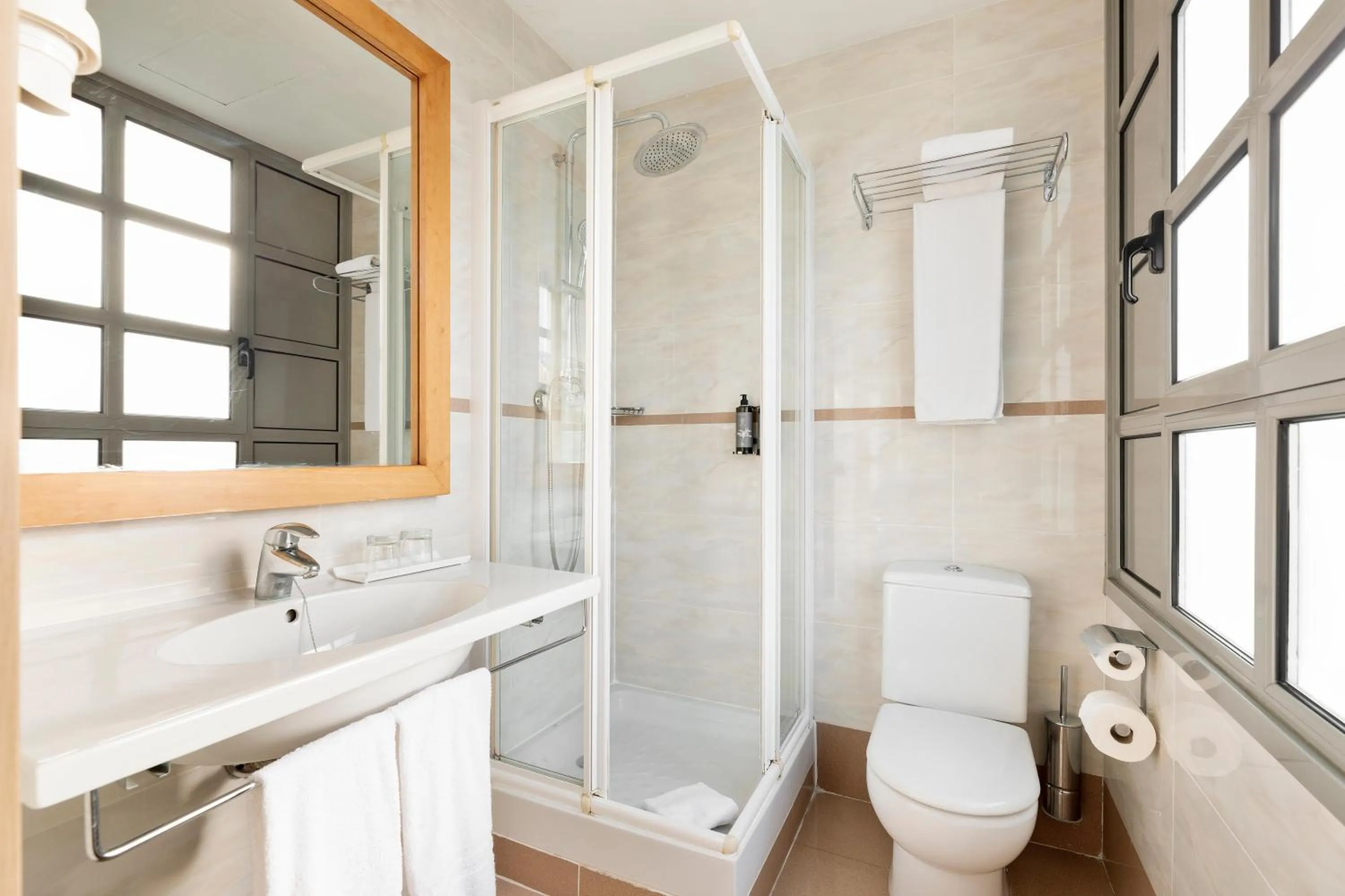 Bathroom in Hotel Best Aranea