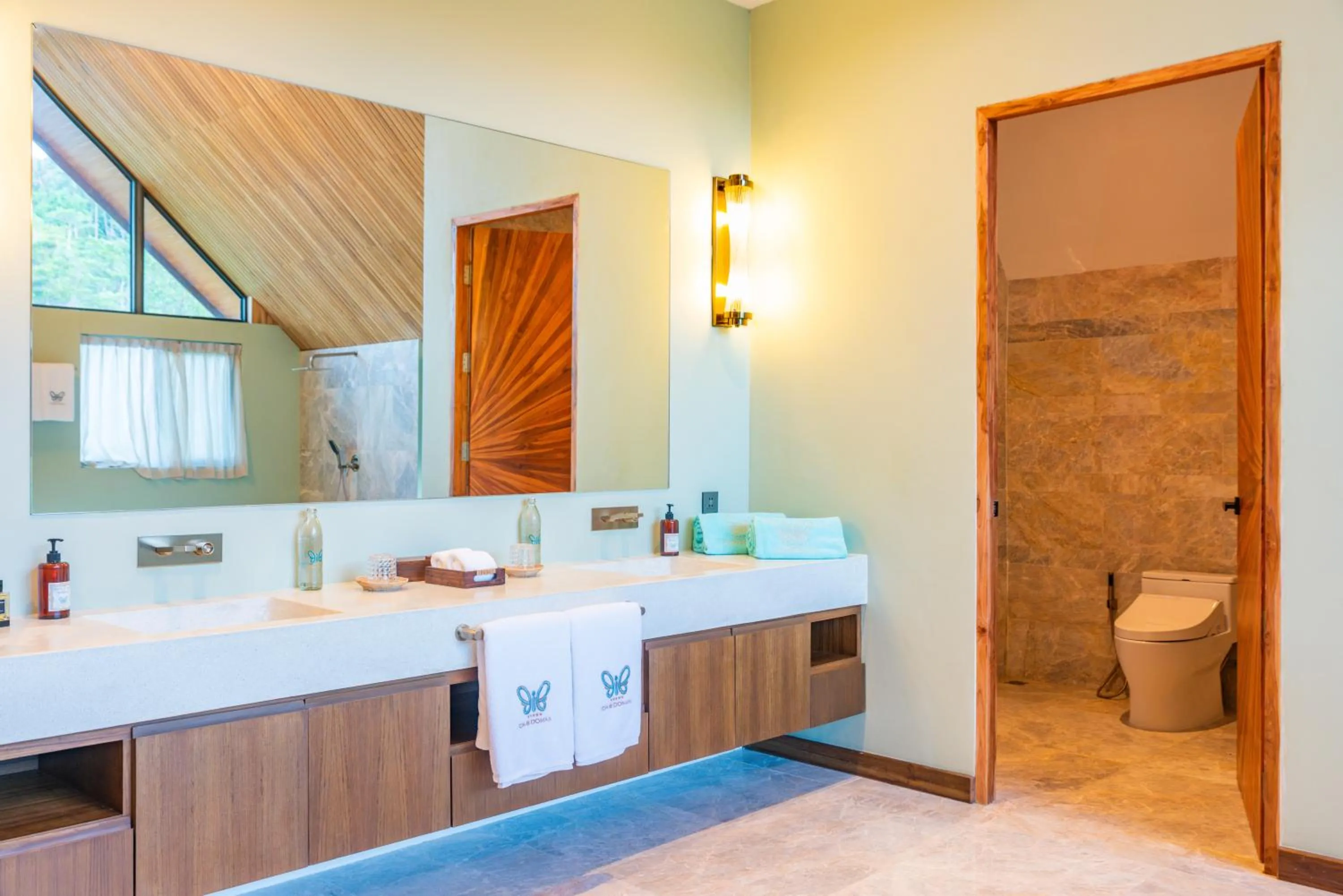 Toilet in Ida B Domain Resort