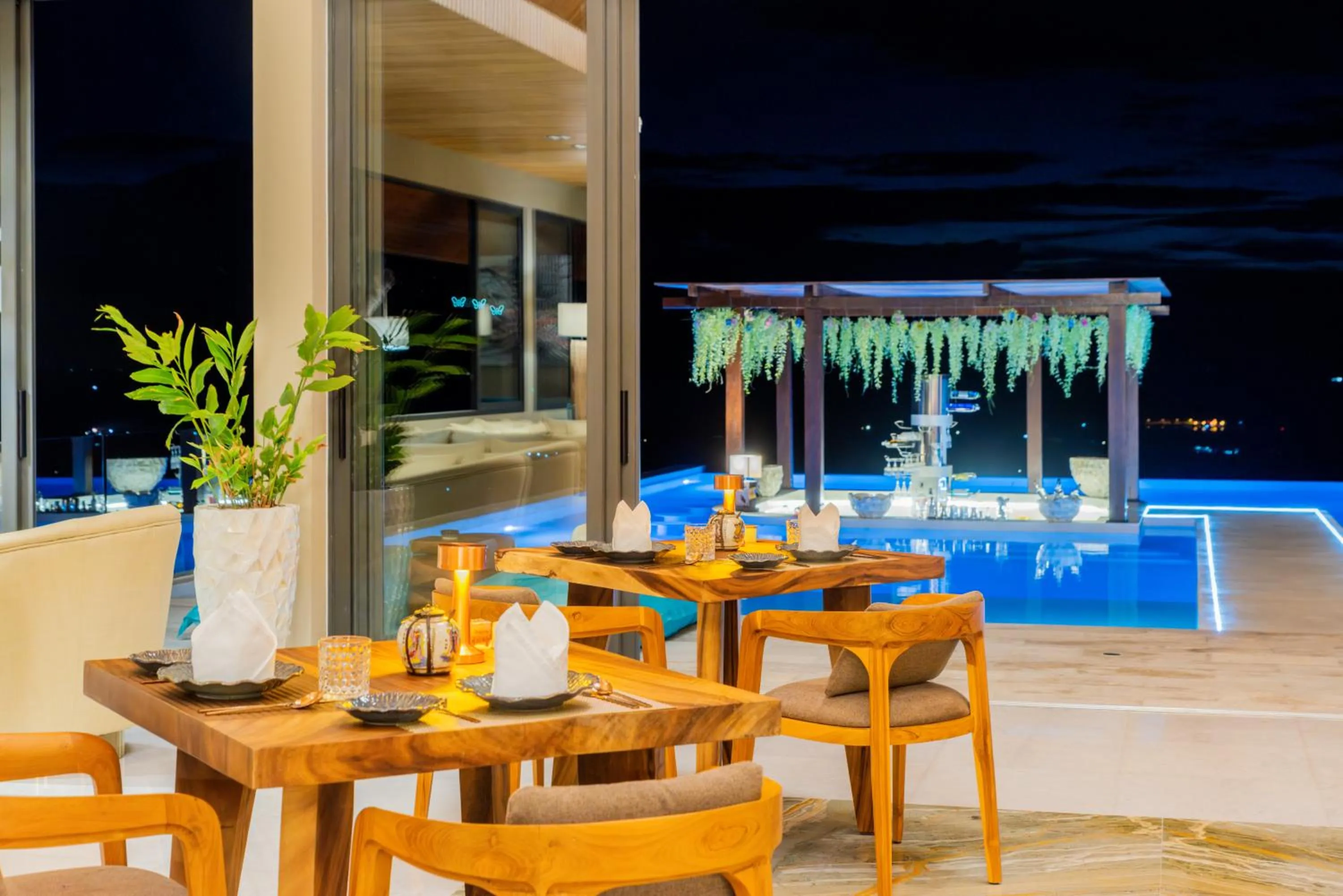 Restaurant/places to eat in Ida B Domain Resort