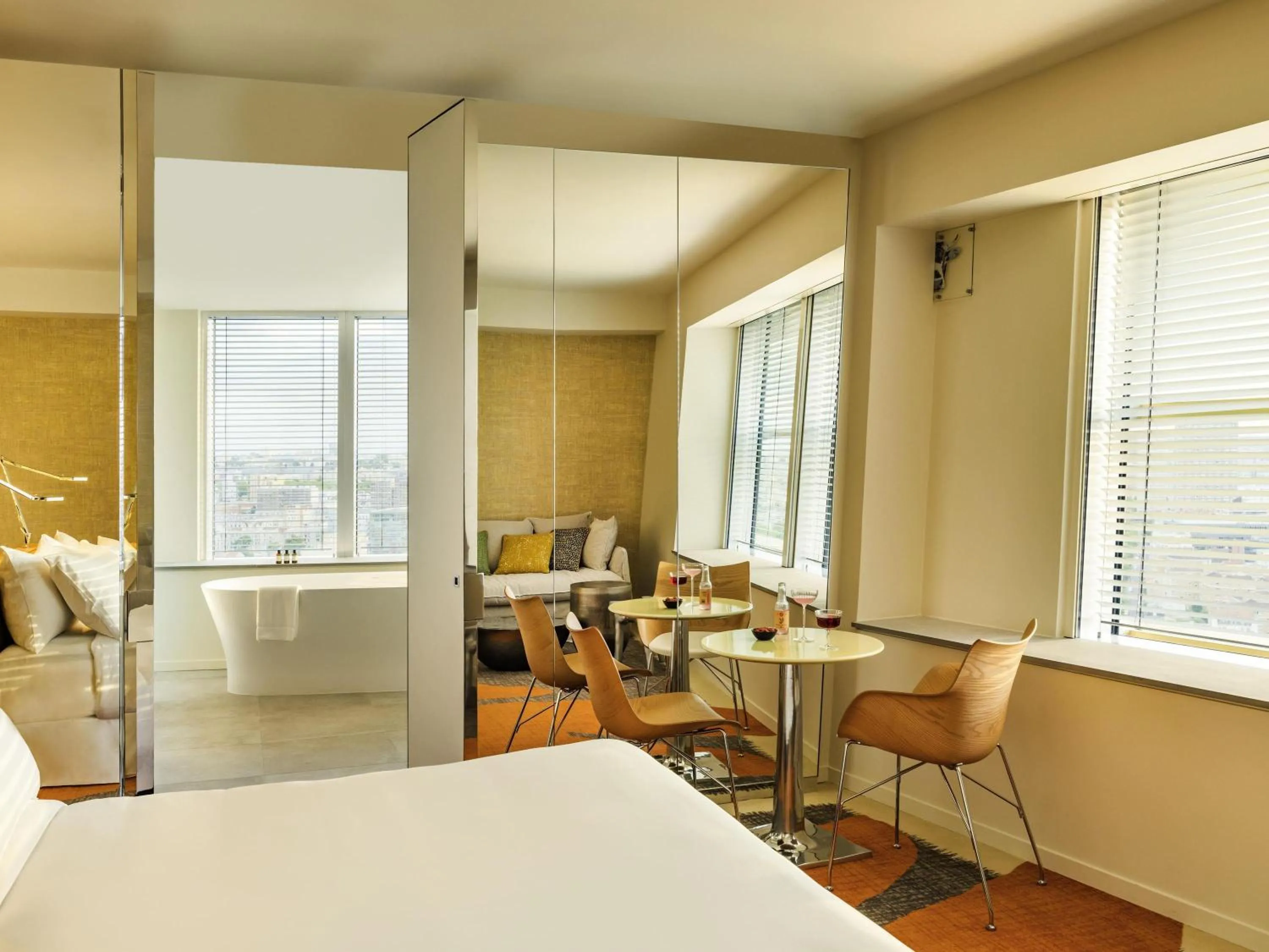 Photo of the whole room, Bed in Too Hotel & Spa Paris - MGallery Collection