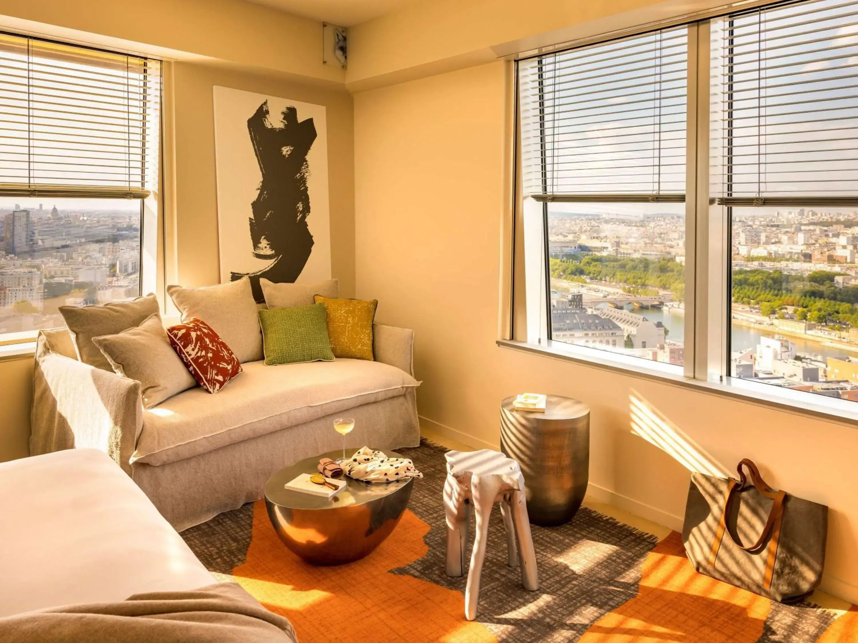 Bedroom, Seating Area in Too Hotel Paris - MGallery