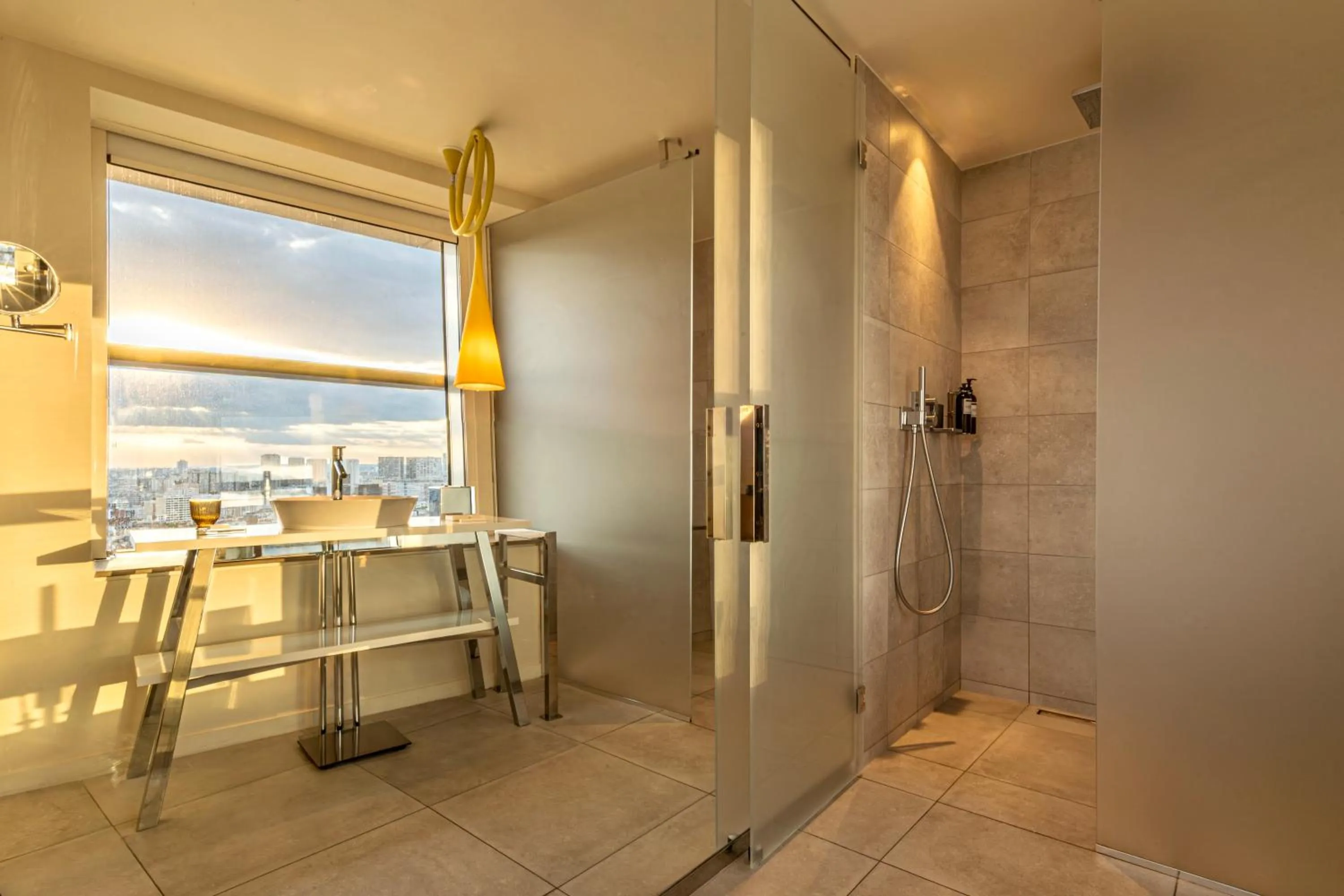 Shower in Too Hotel & Spa Paris - MGallery Collection