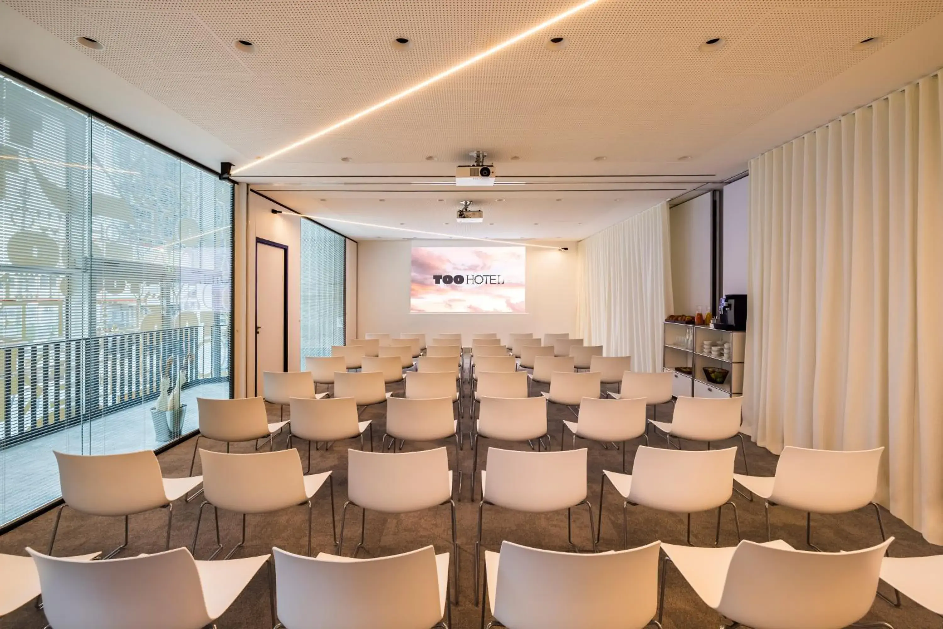 Meeting/conference room in Too Hotel Paris - MGallery