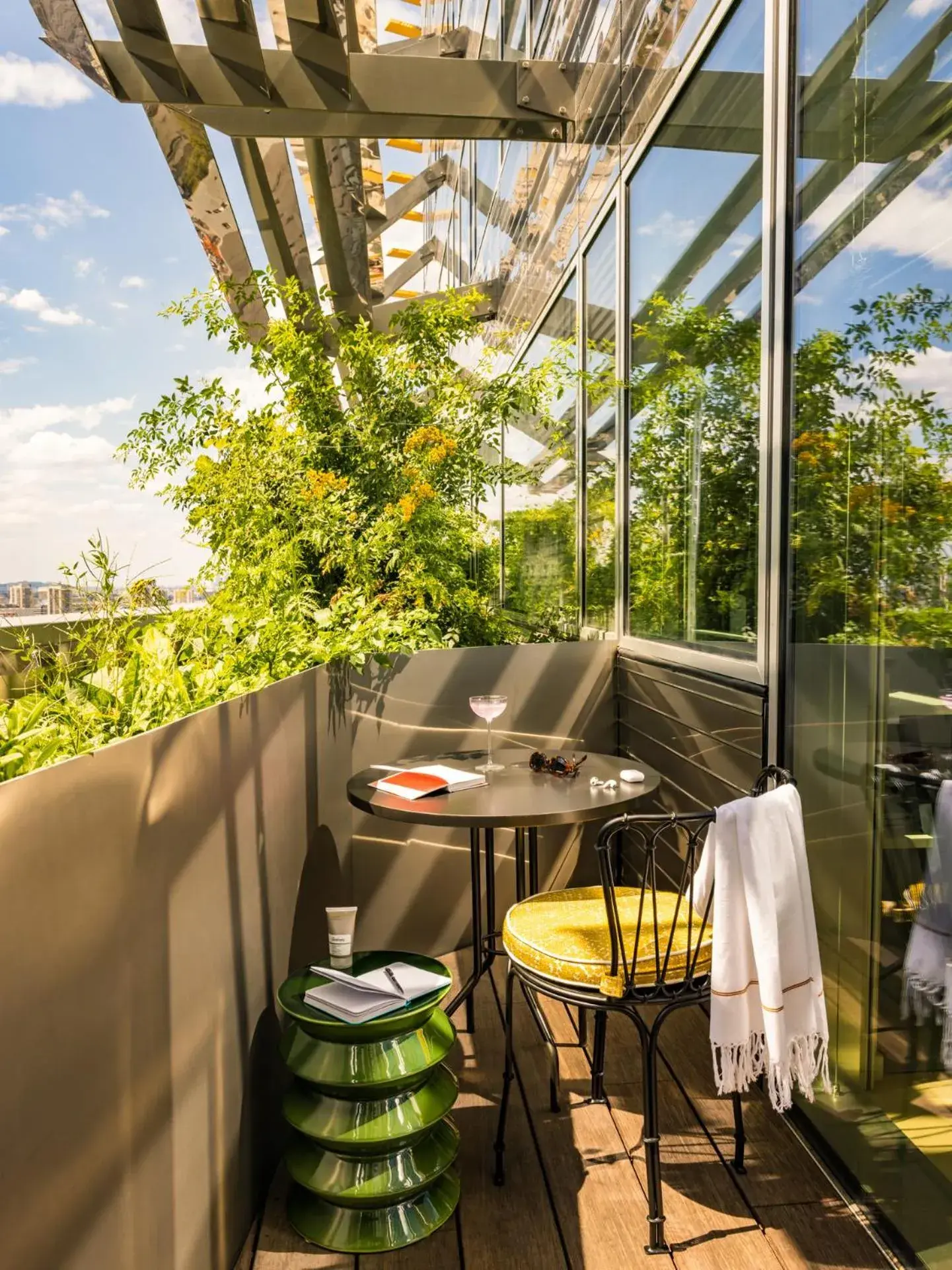 Patio in Too Hotel Paris - MGallery