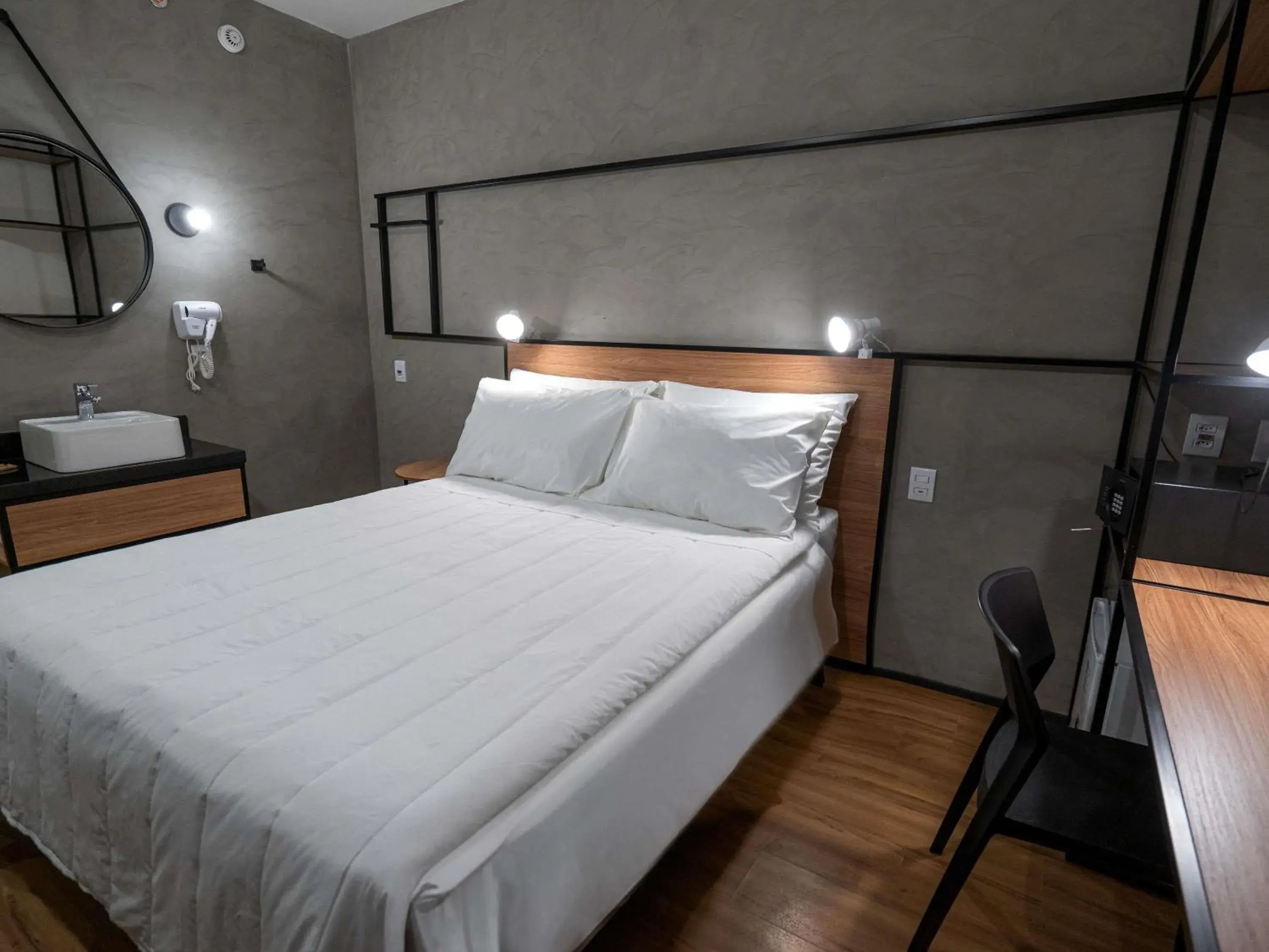 Bedroom, Bed in ibis Guarapuava Bedroom, Bed in ibis Guarapuava