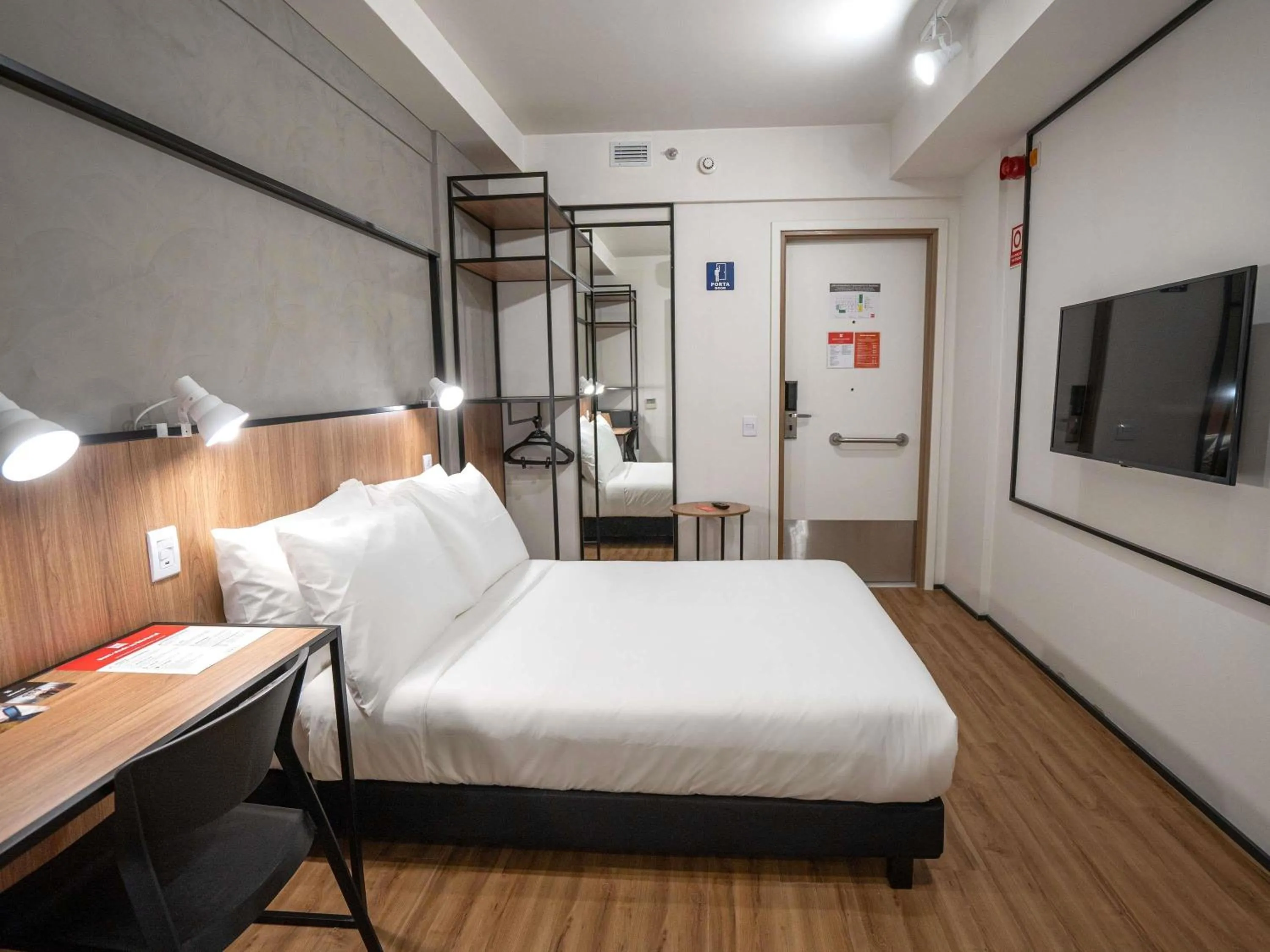 Bedroom, Bed in ibis Guarapuava