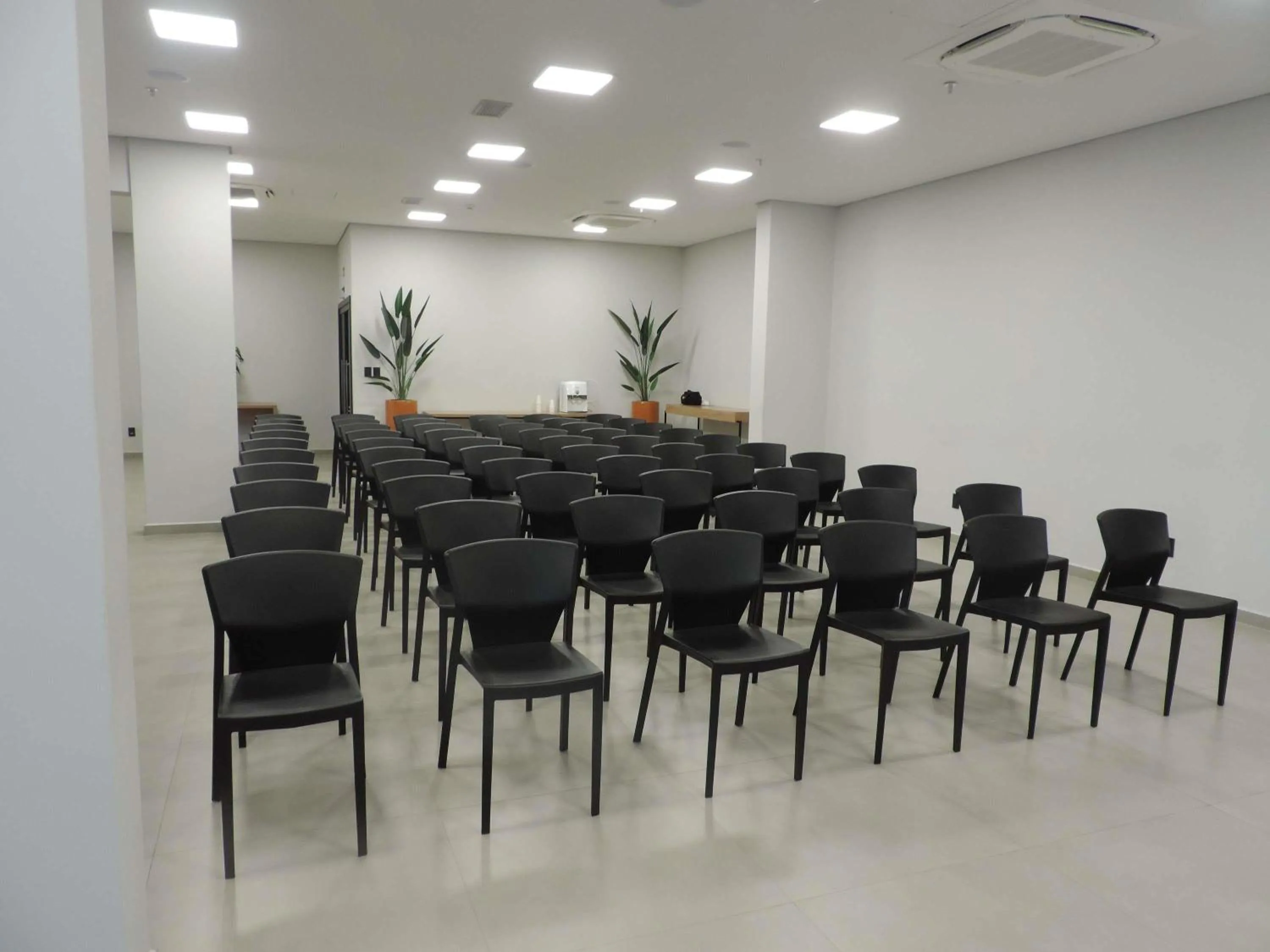 Meeting/conference room in ibis Guarapuava