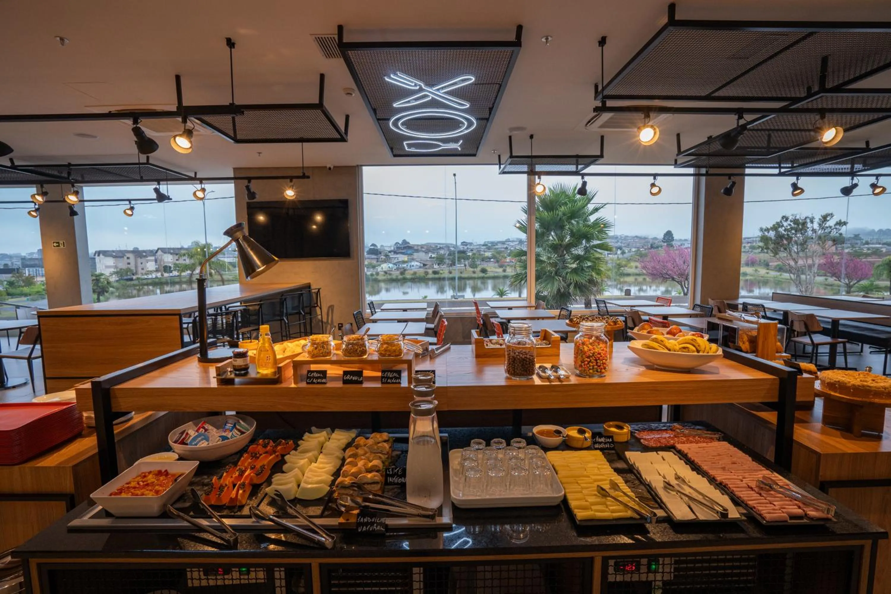 Restaurant/places to eat in ibis Guarapuava