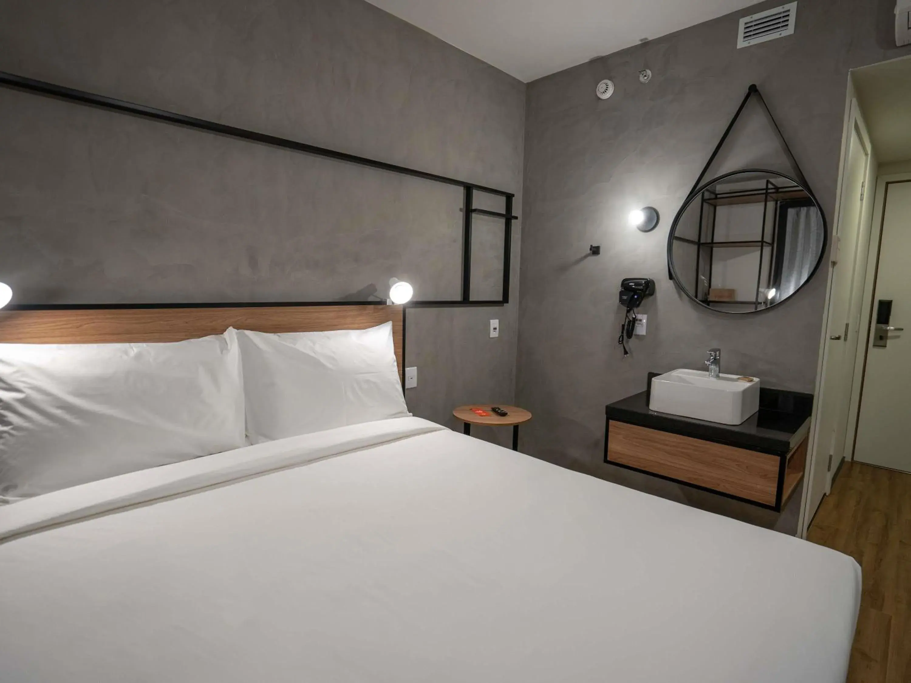 Bedroom, Bed in ibis Guarapuava Bedroom, Bed in ibis Guarapuava