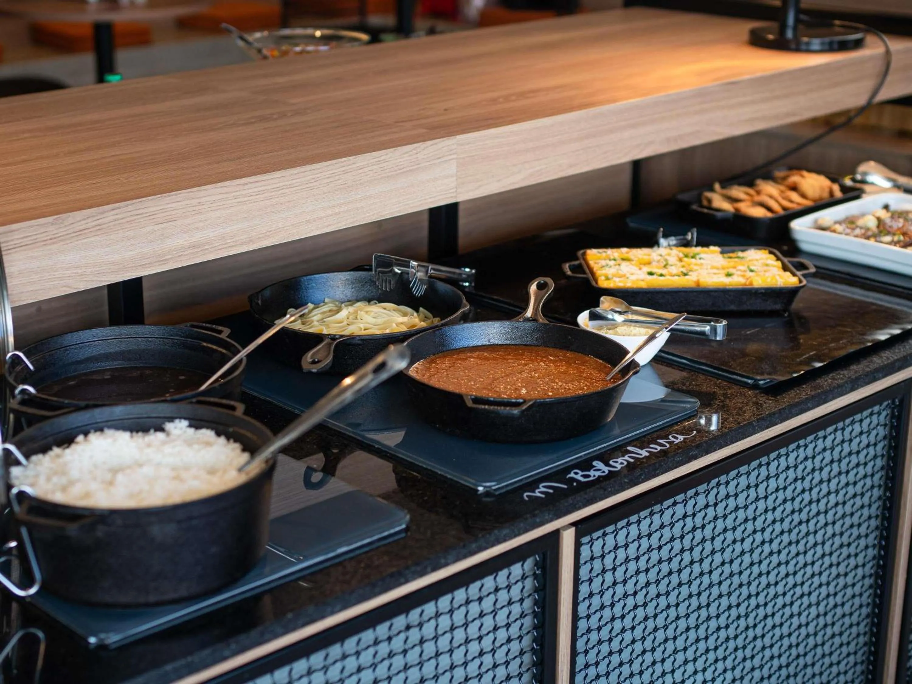 Restaurant/places to eat in ibis Guarapuava