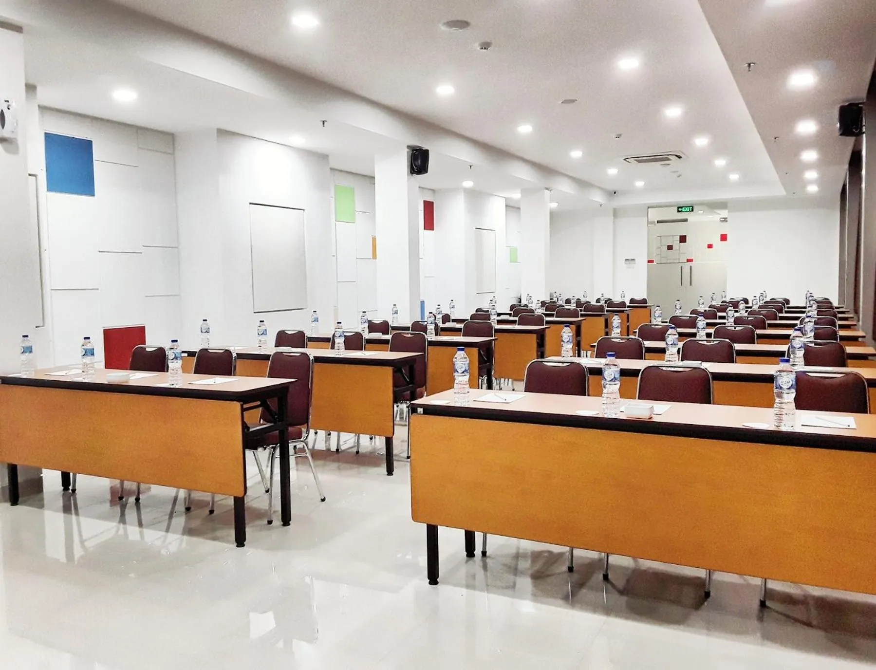 Meeting/conference room in Amaris Hotel Nagoya Hill - Batam