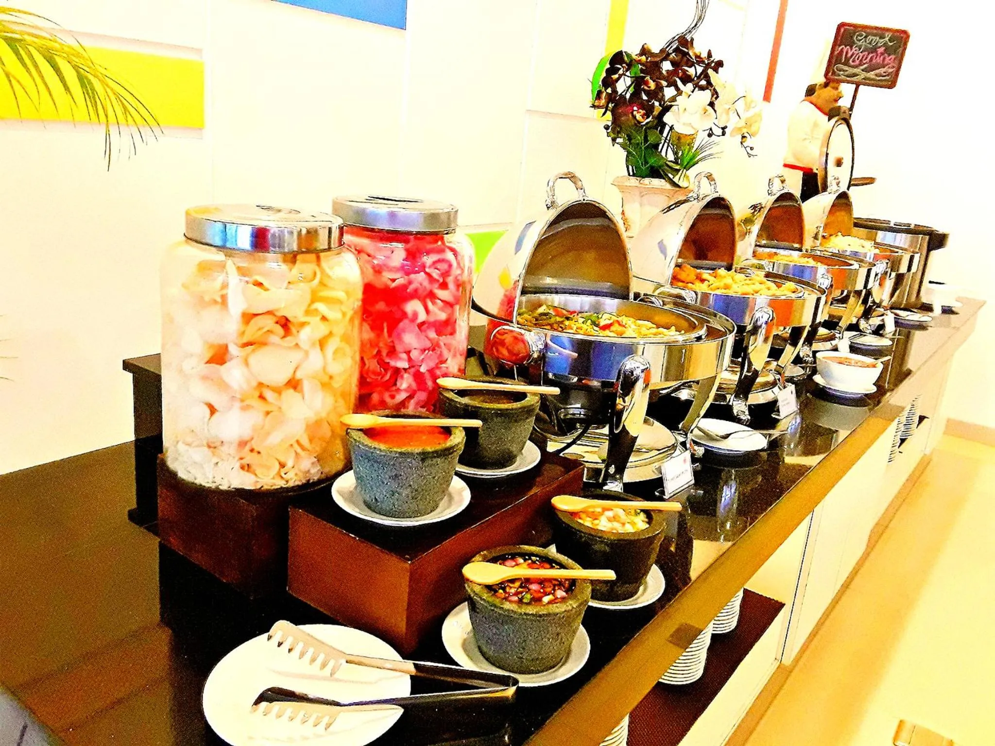 Restaurant/places to eat in Amaris Hotel Nagoya Hill - Batam