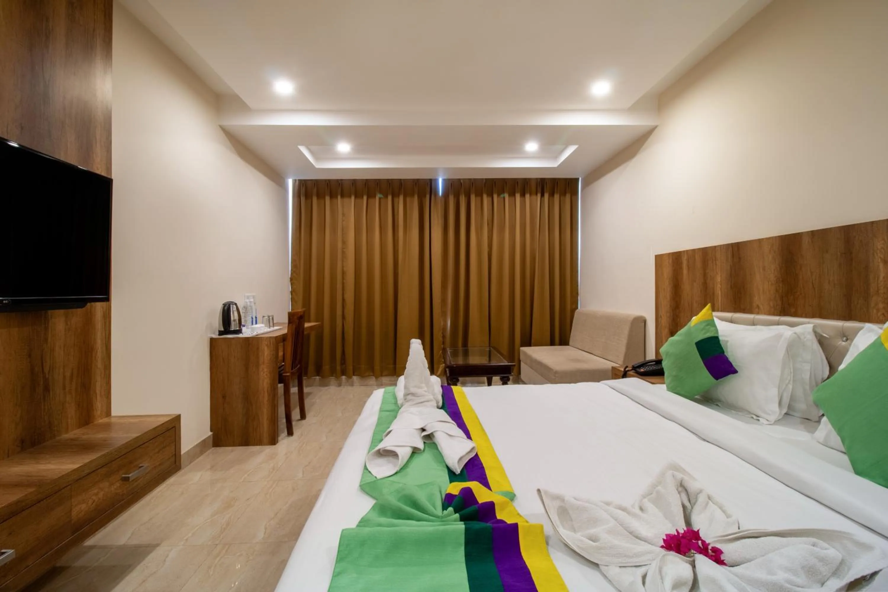 Bed in Treebo Sonal Palace, Near Umaid Bhawan Palace