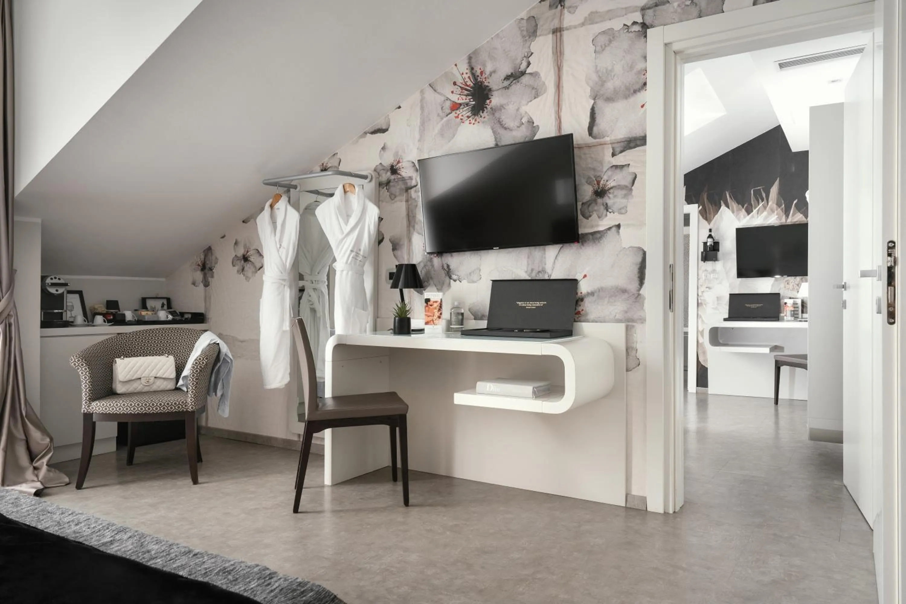 Living room in Montenapoleone Suites