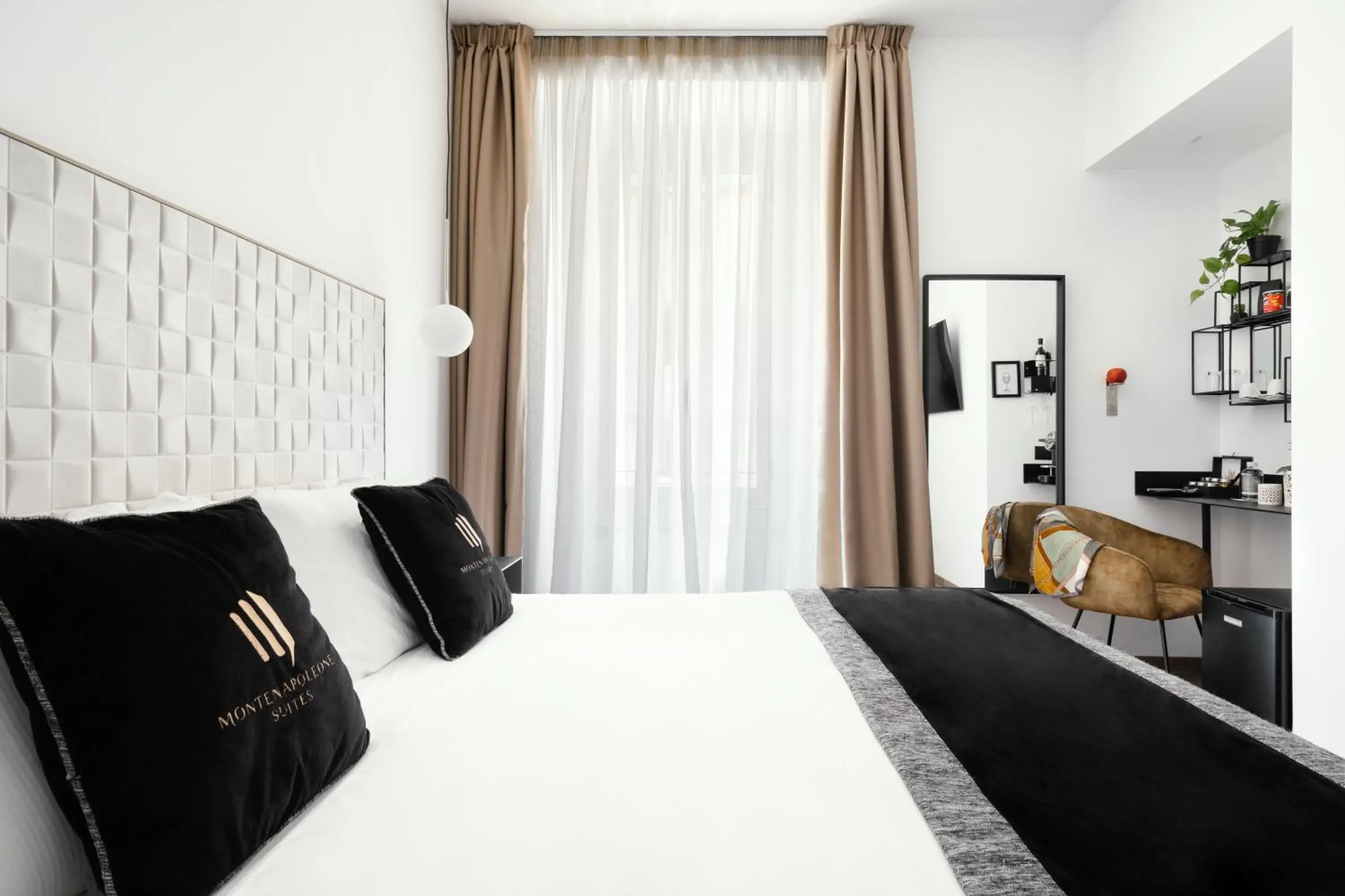 Double Room in Montenapoleone Suites Double Room in Montenapoleone Suites