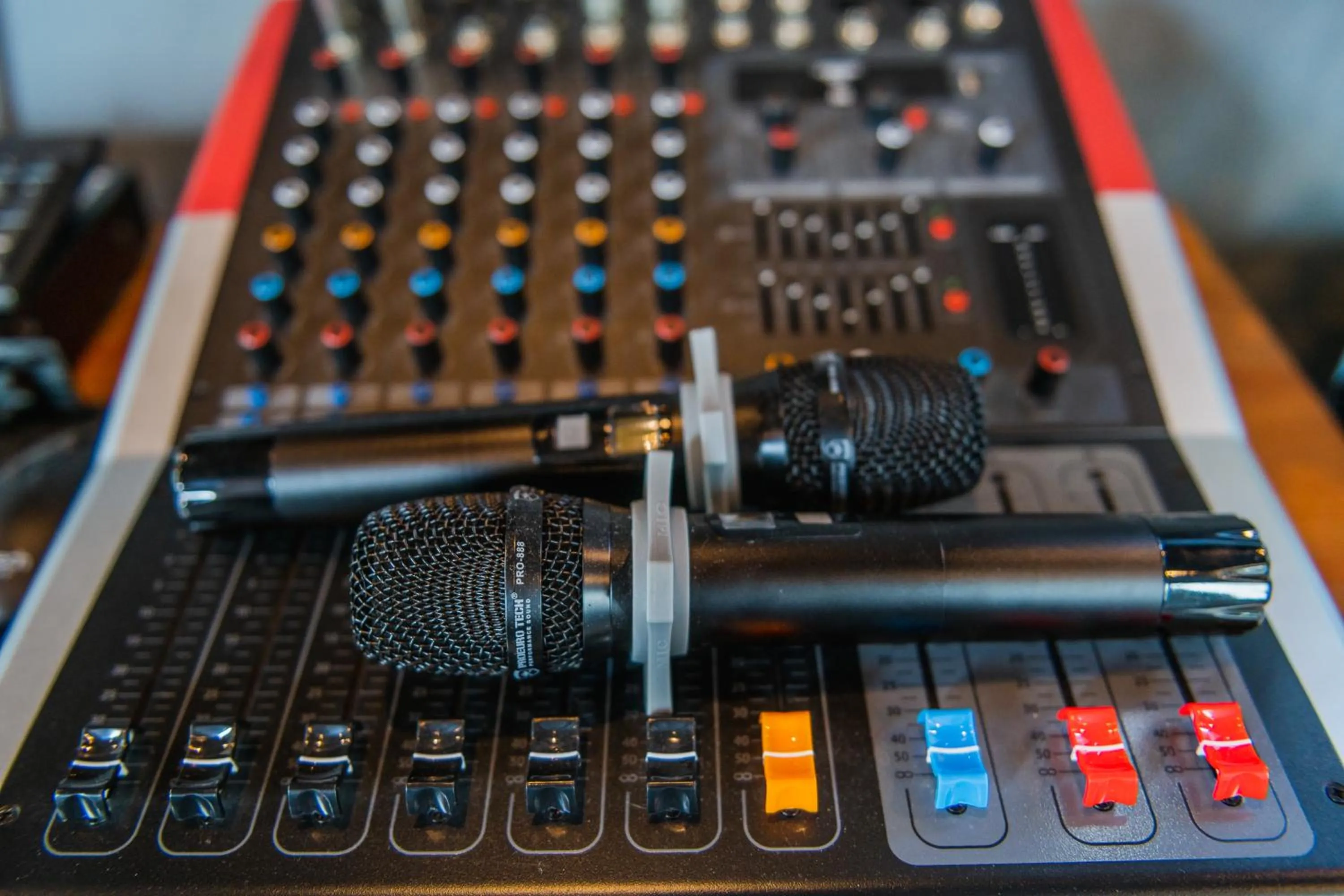 Karaoke in PP Pool Villa Huahin