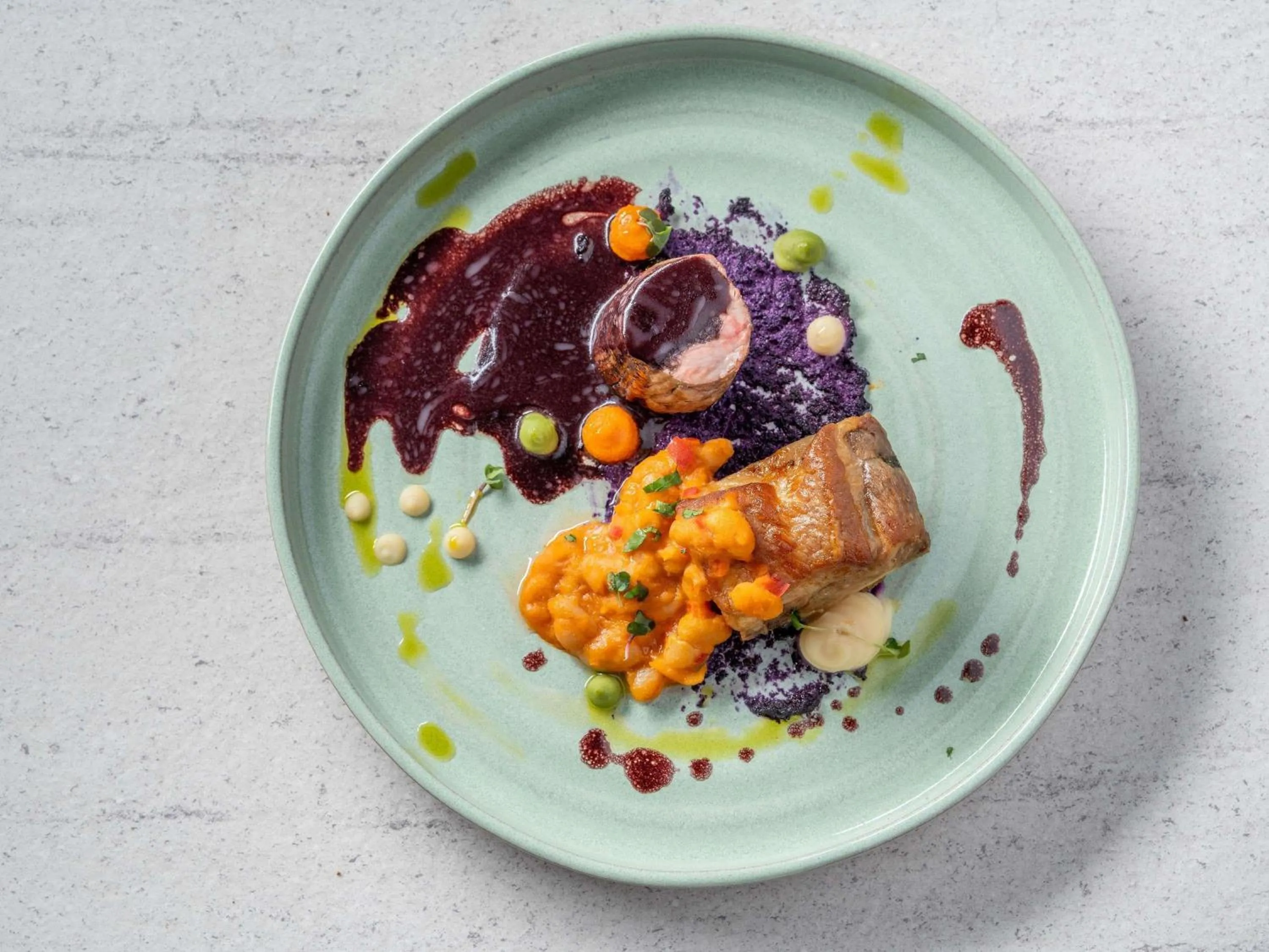 Restaurant/places to eat in Mercure Conacul Cozieni