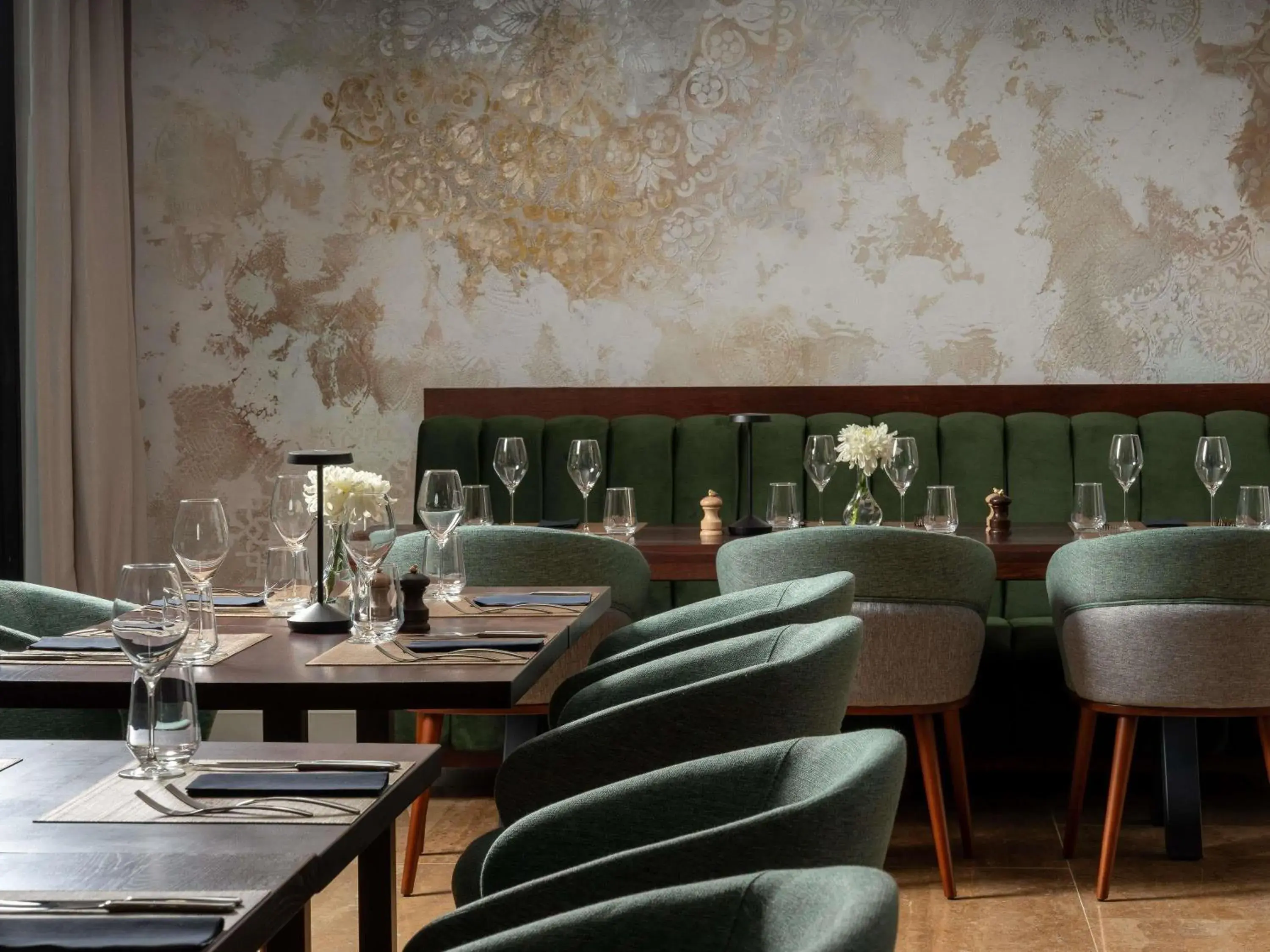 Restaurant/places to eat in Mercure Conacul Cozieni Restaurant/places to eat in Mercure Conacul Cozieni