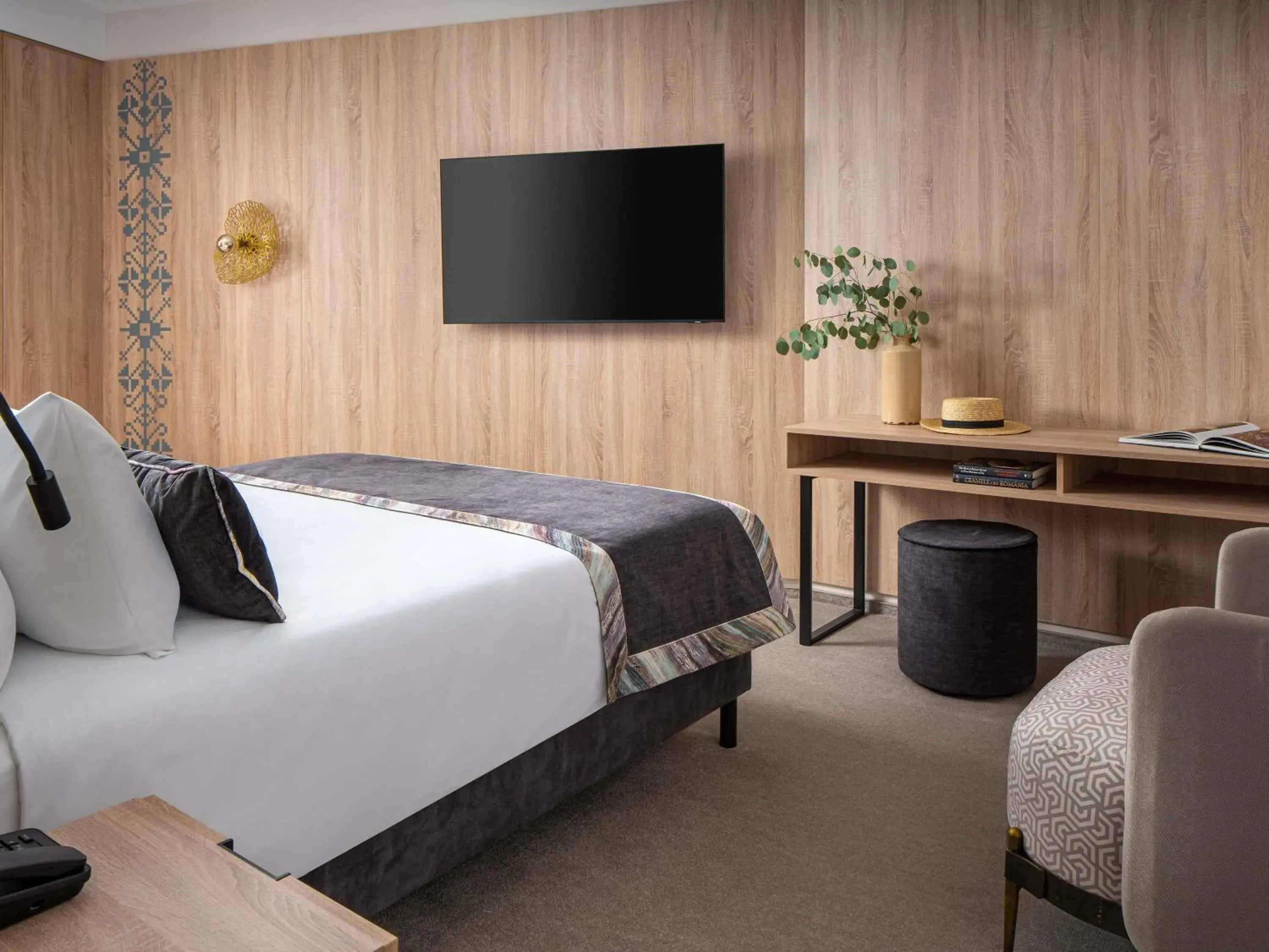 Bedroom, Bed in Mercure Conacul Cozieni Bedroom, Bed in Mercure Conacul Cozieni