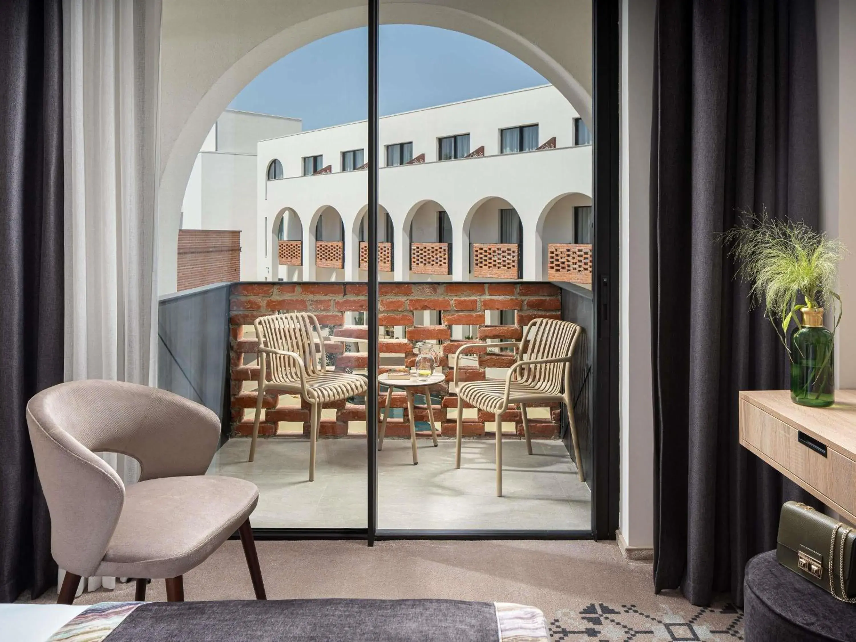 Bedroom in Mercure Conacul Cozieni Bedroom in Mercure Conacul Cozieni