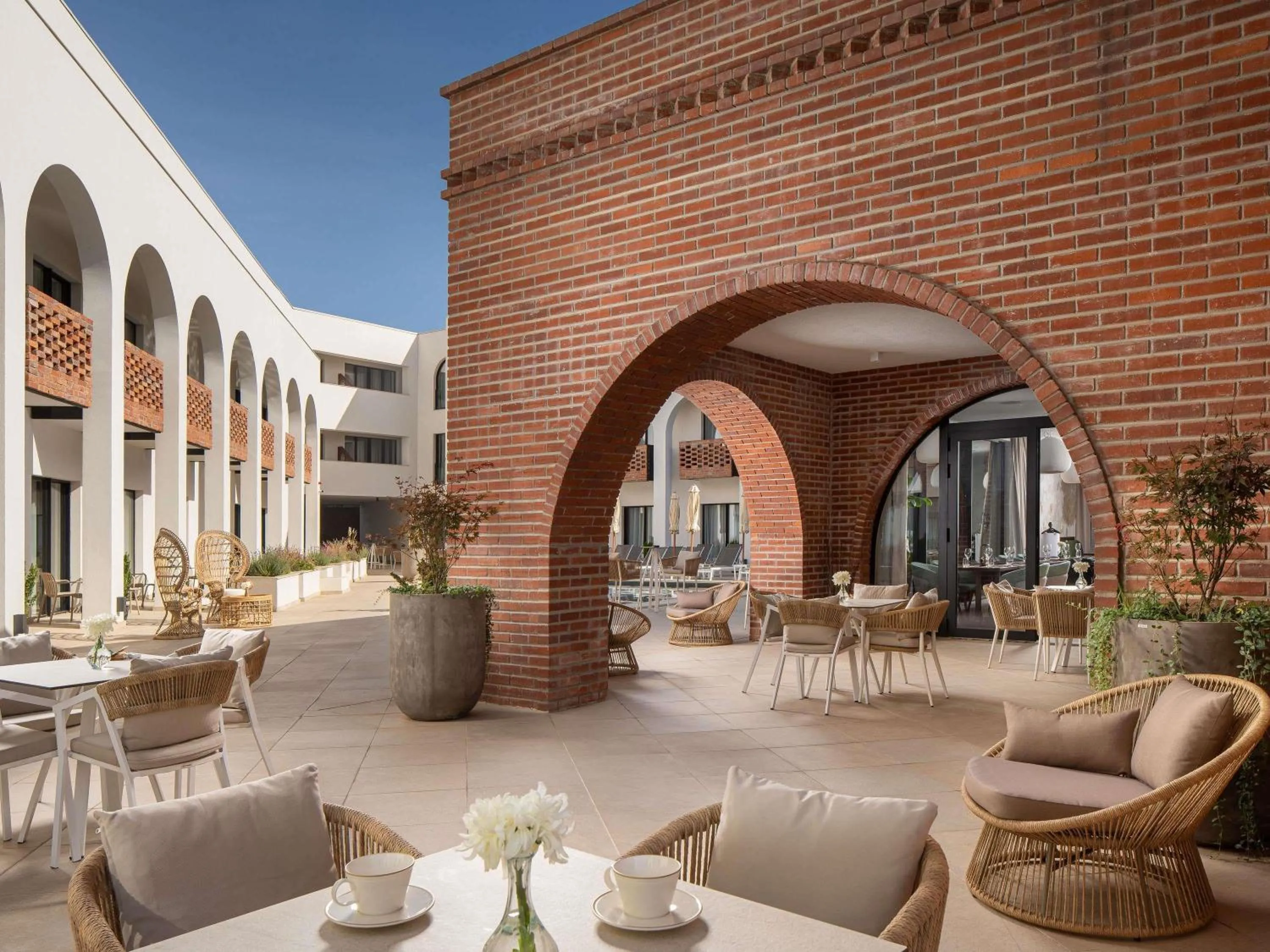 Property building in Mercure Conacul Cozieni